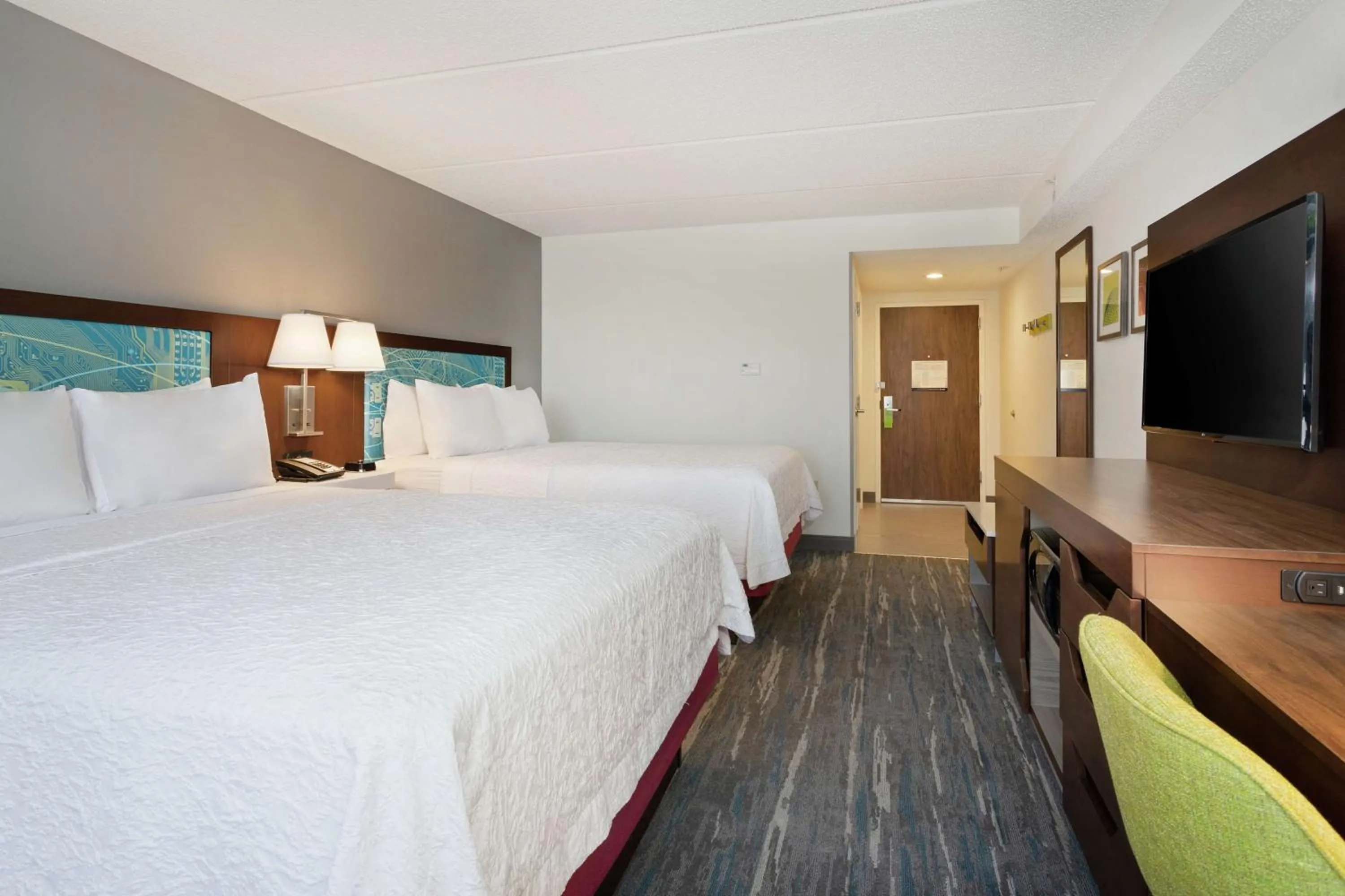 Bedroom, Bed in Hampton Inn & Suites Orlando International Drive North