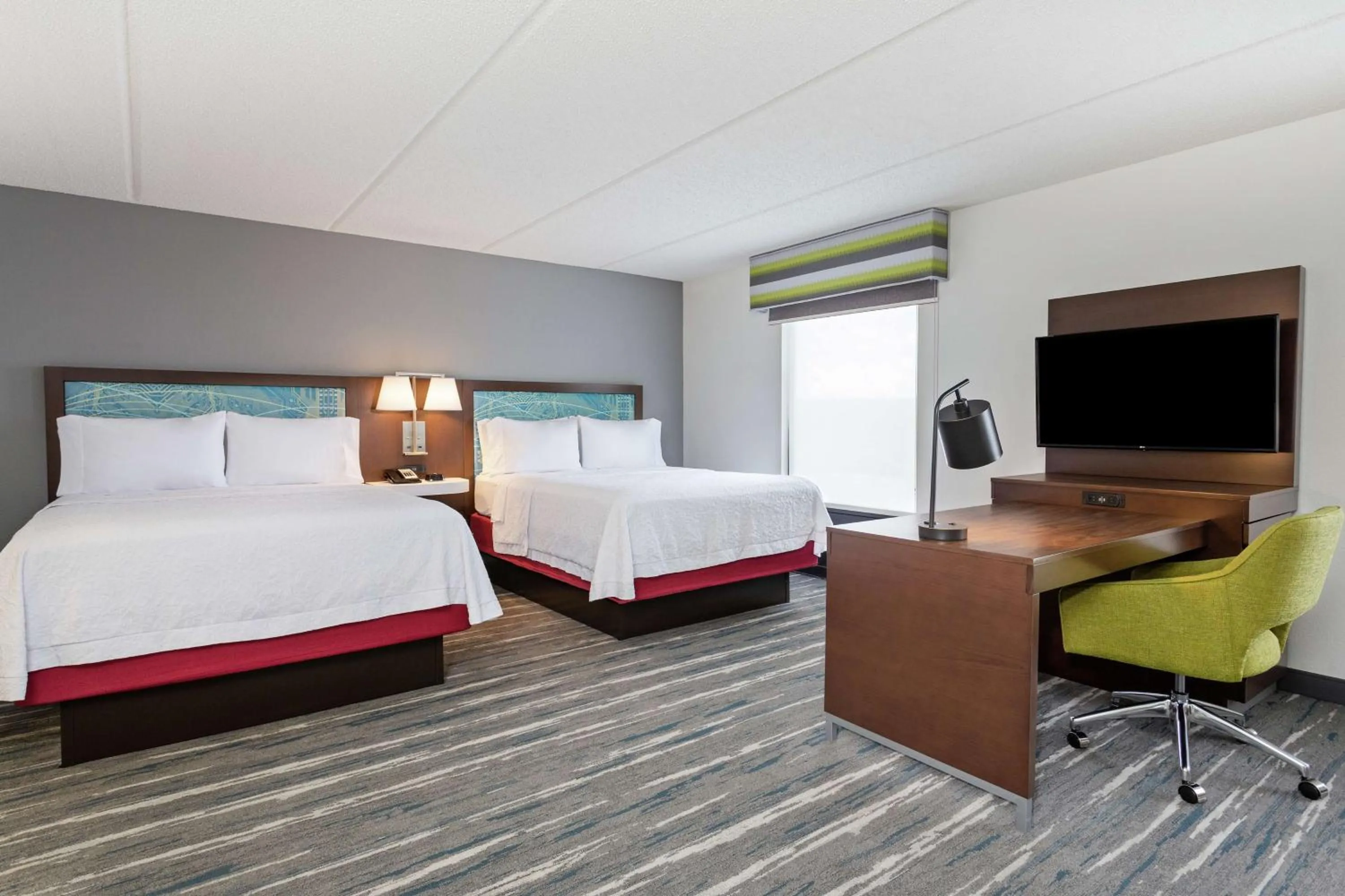 Bedroom, Bed in Hampton Inn & Suites Orlando International Drive North