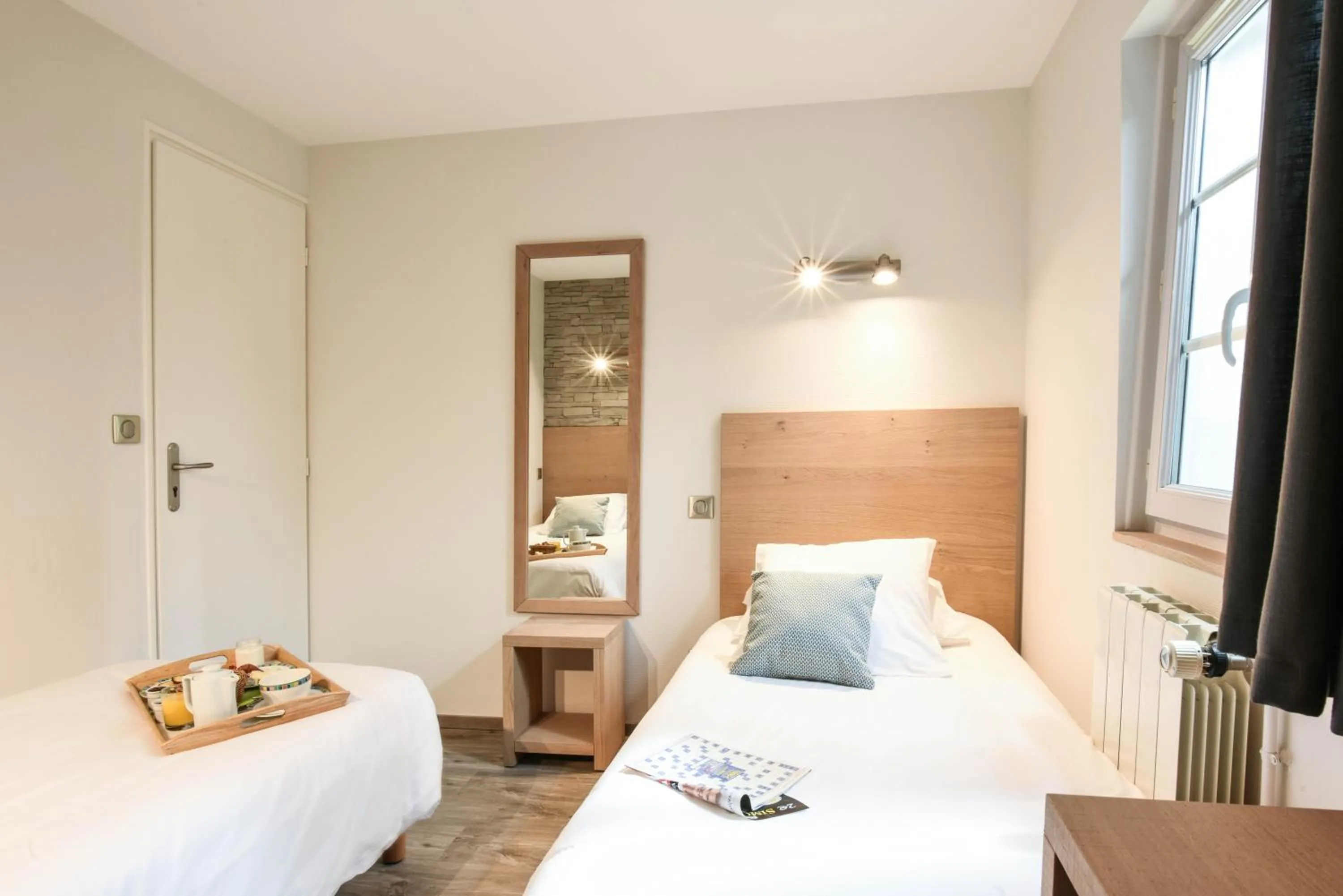 Bed in Logis Auberge du Relais - Hôtel & Restaurant