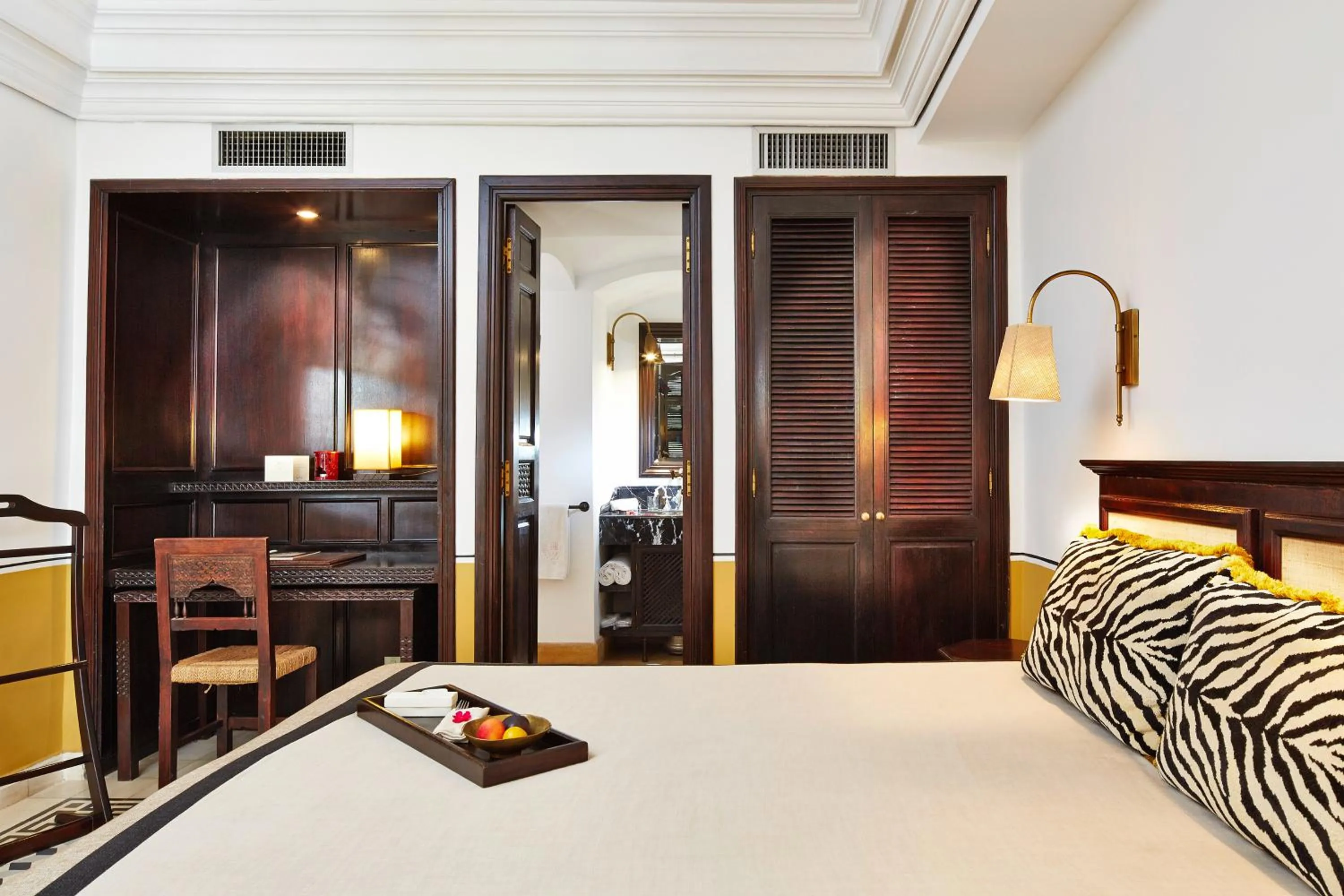 Photo of the whole room, Bed in Heure Bleue Palais - Relais & Châteaux