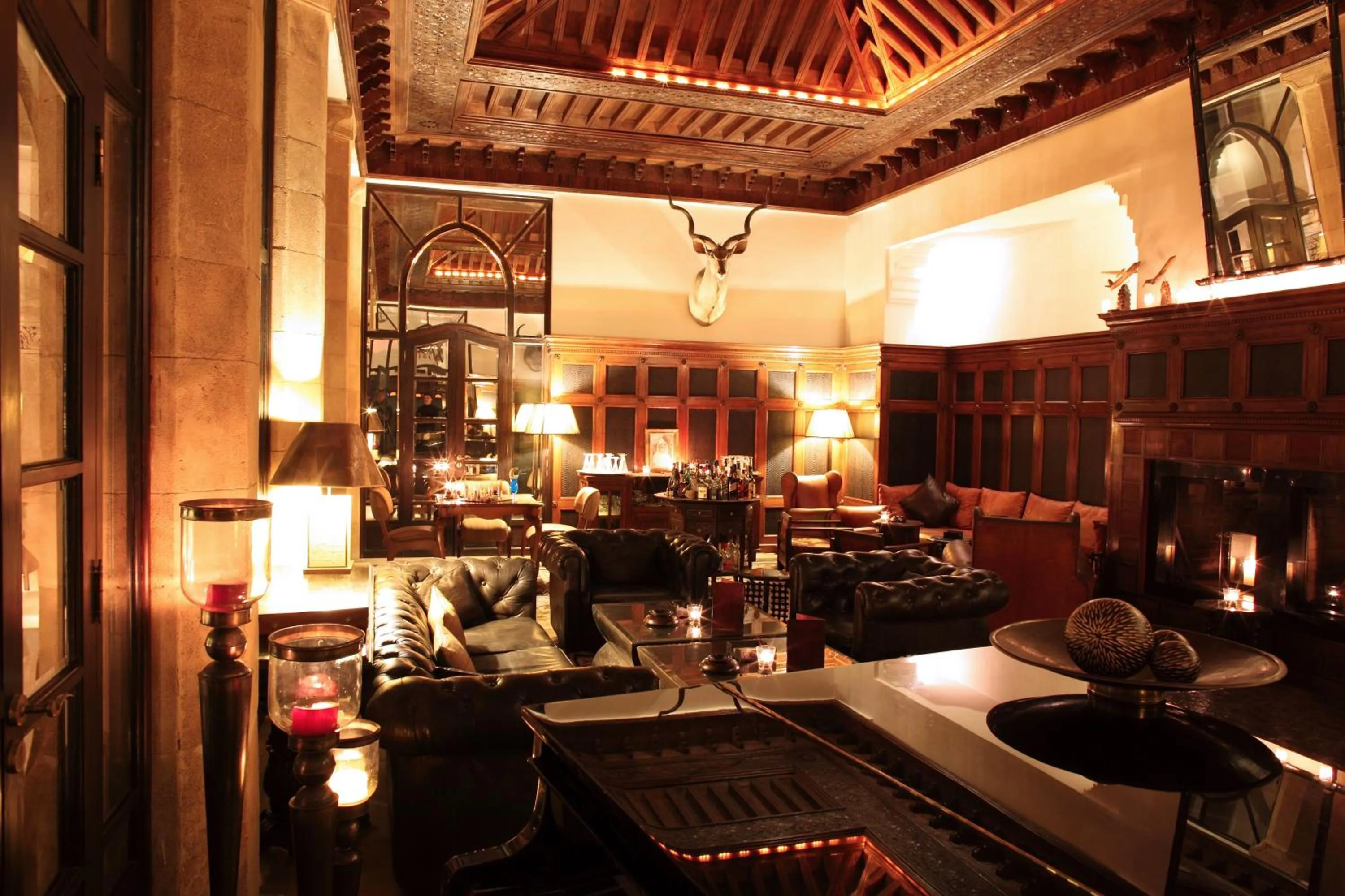 Lounge or bar in Heure Bleue Palais - Relais & Châteaux