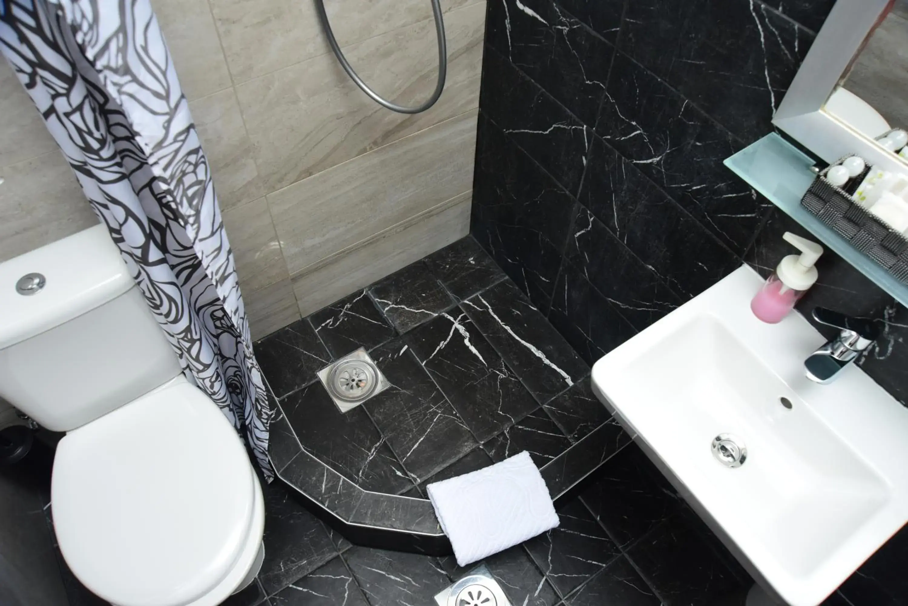 Twin/Double Room in Hotel Meridijan16 Twin/Double Room in Hotel Meridijan16