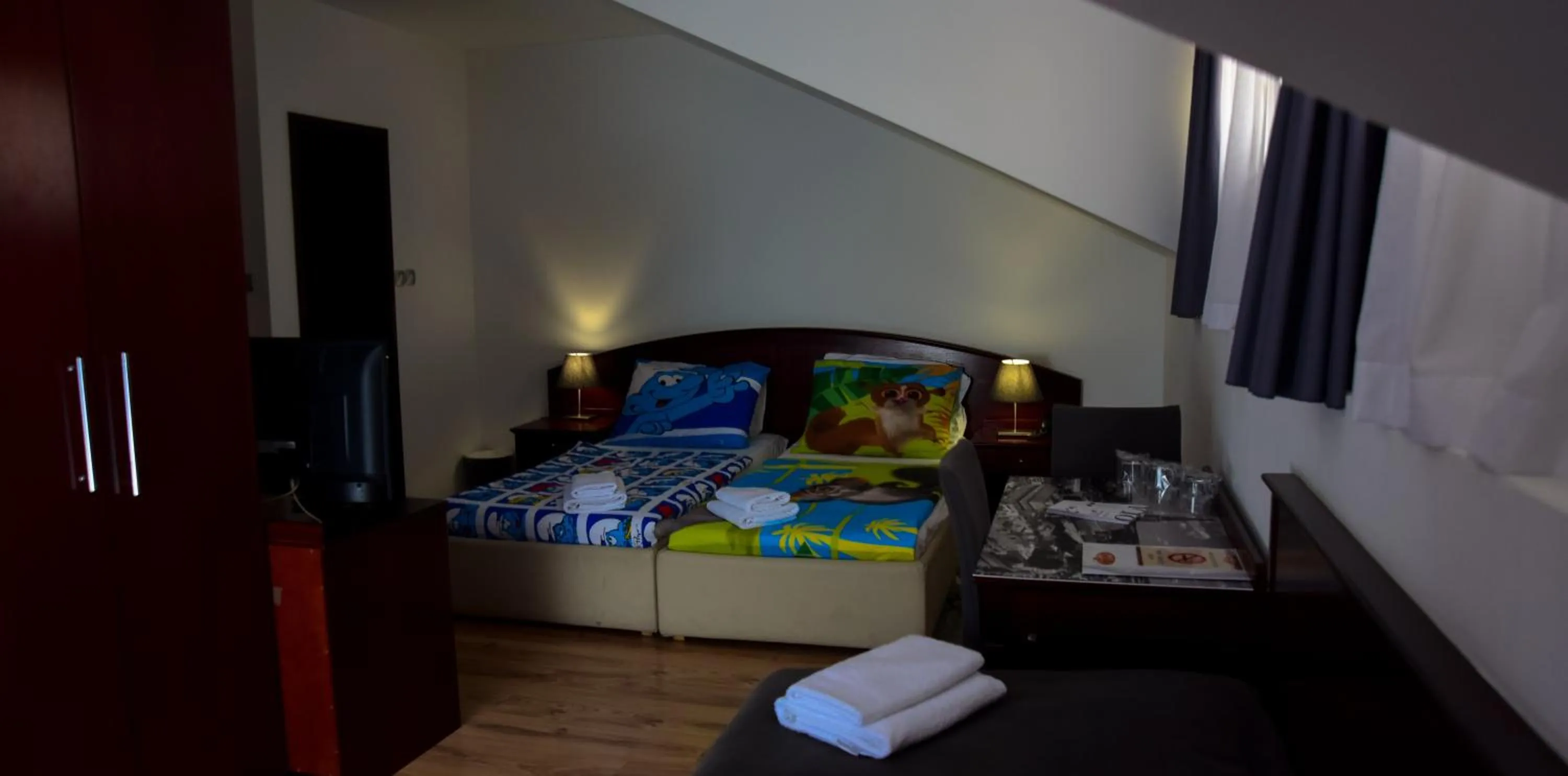 Bed in Hotel Meridijan16