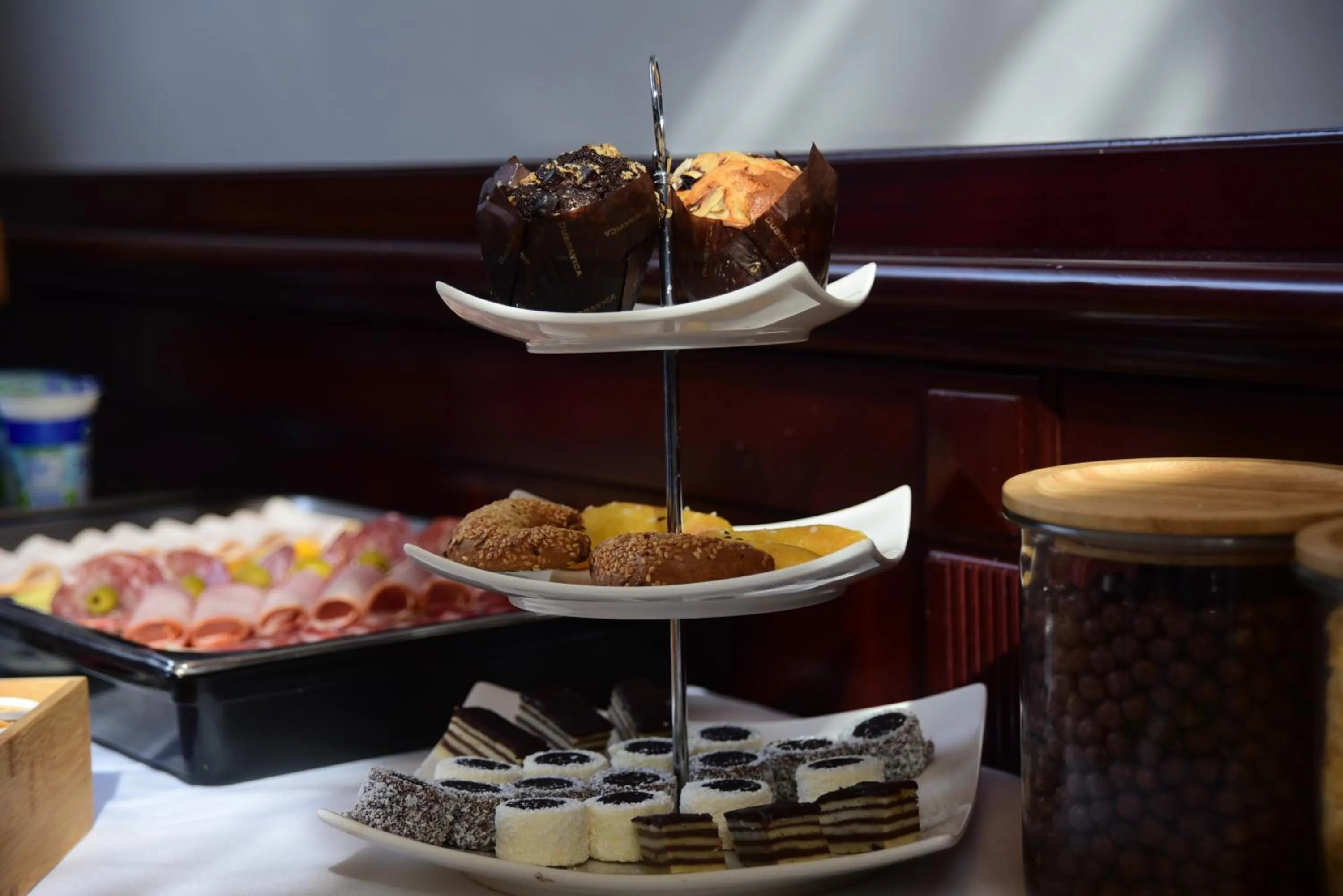 Food and drinks in Hotel Meridijan16