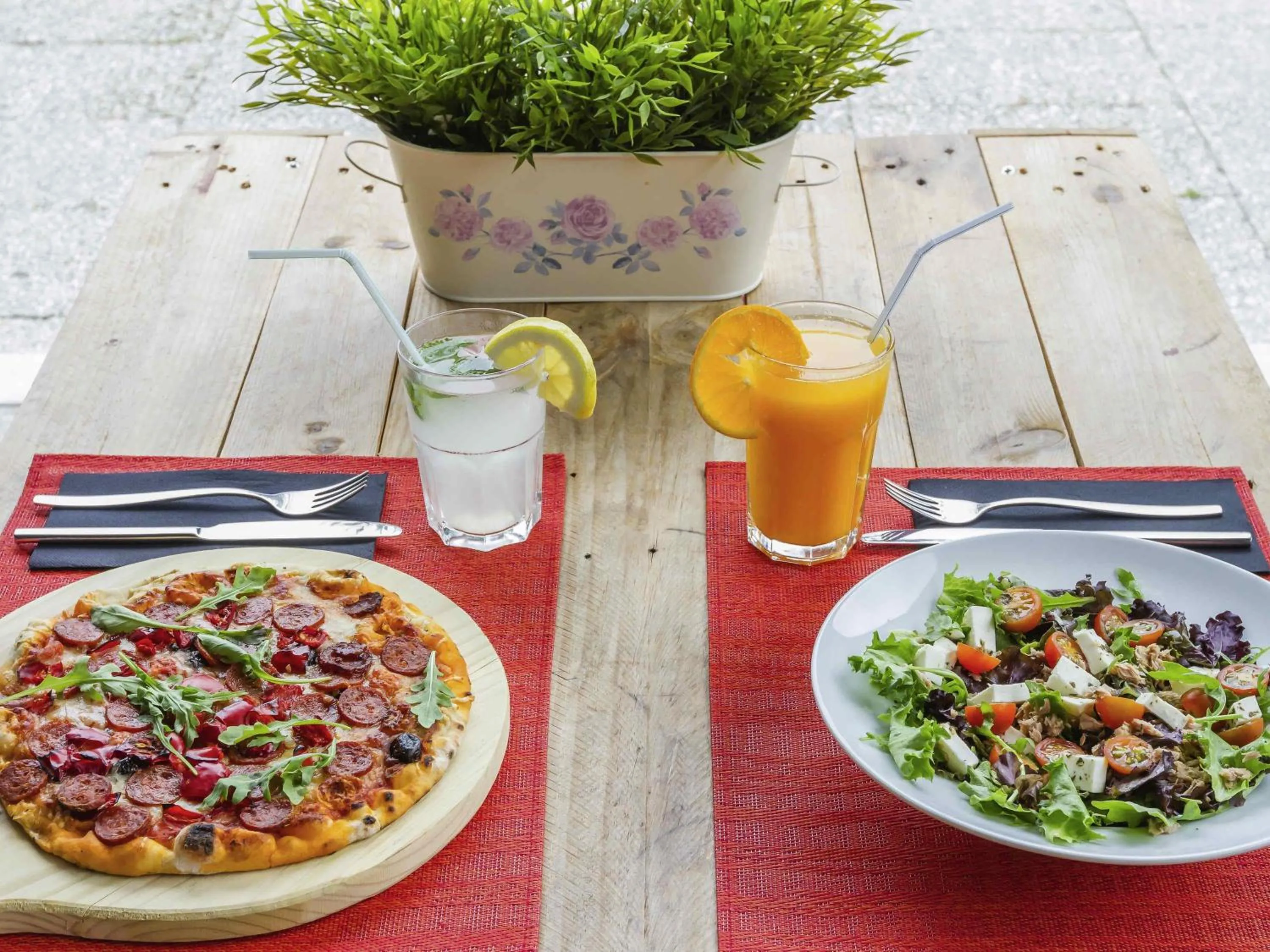 Lounge or bar in Hotel Ibis Lisboa Sintra