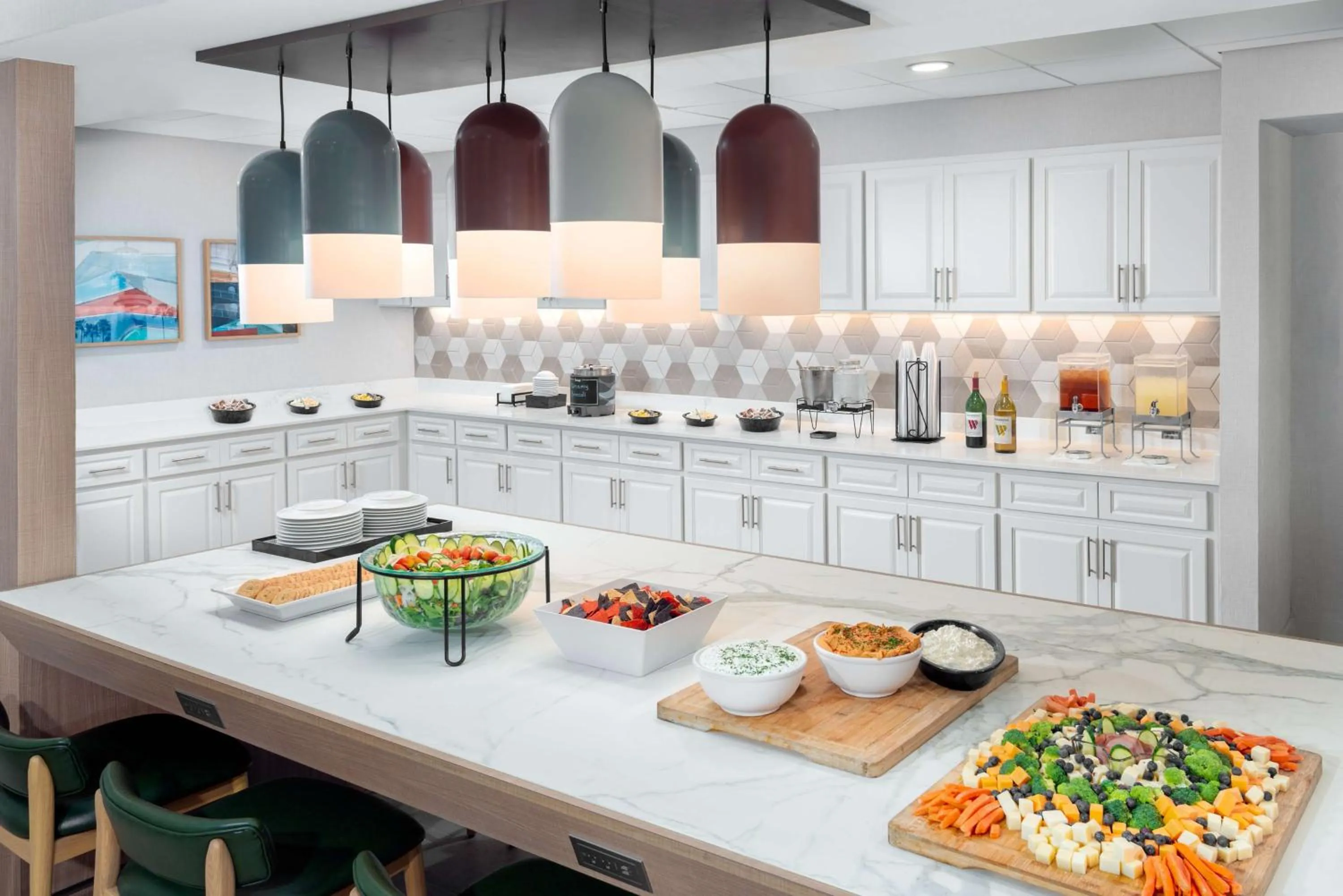 Dining area in Homewood Suites by Hilton Orlando-Nearest to Universal Studios