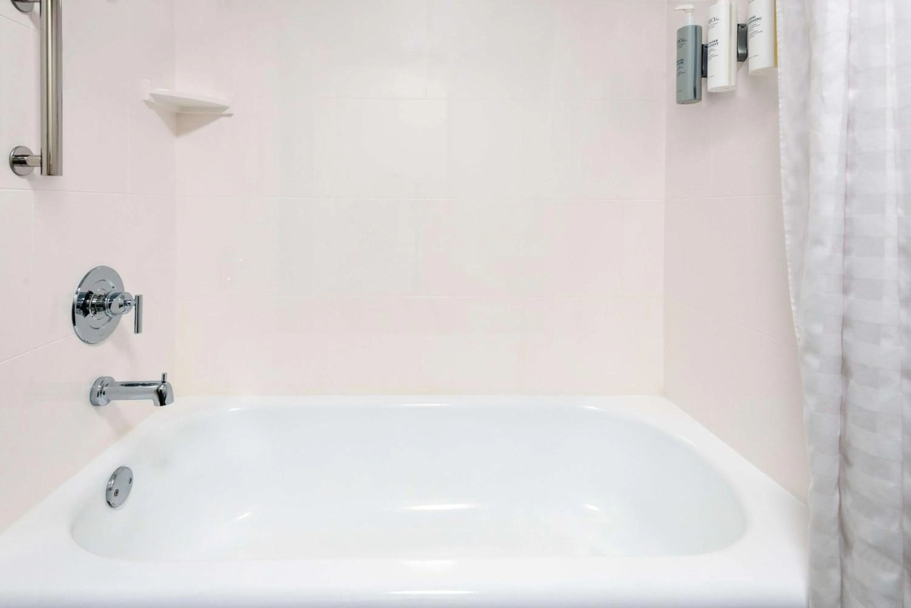 Bathroom in Homewood Suites by Hilton Orlando-Nearest to Universal Studios