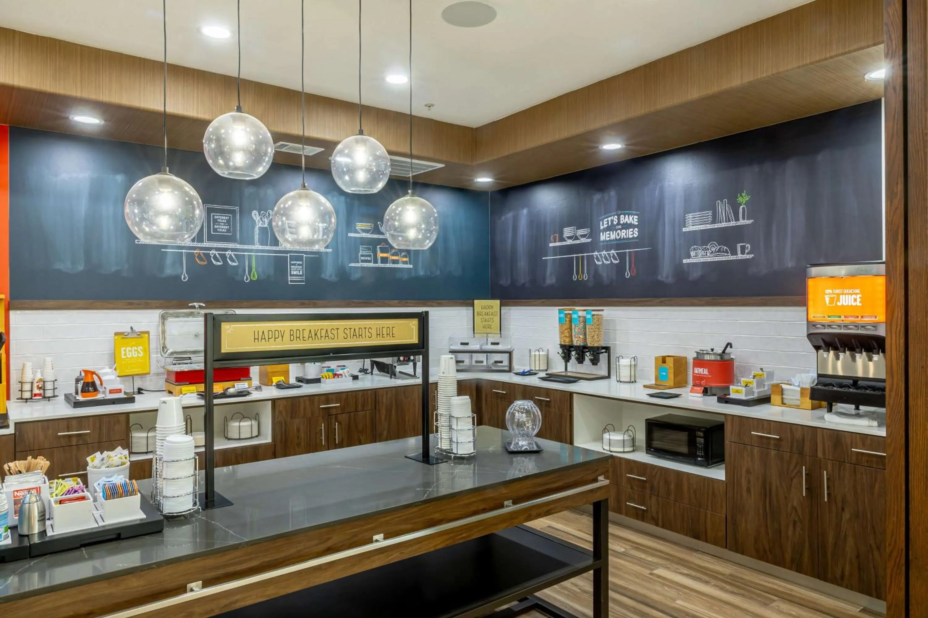 Breakfast in Hampton Inn & Suites Cleburne