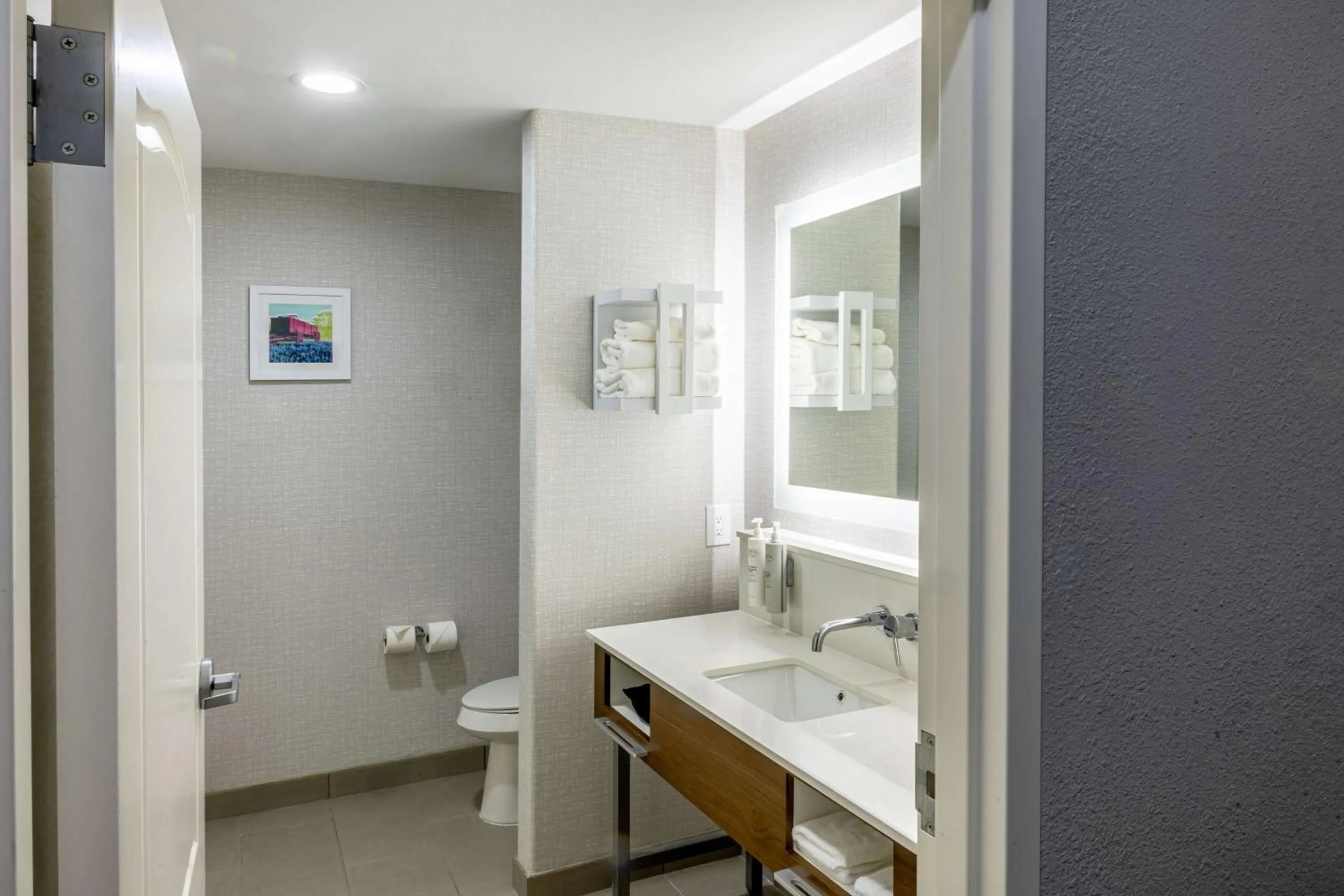 Bathroom in Hampton Inn & Suites Cleburne