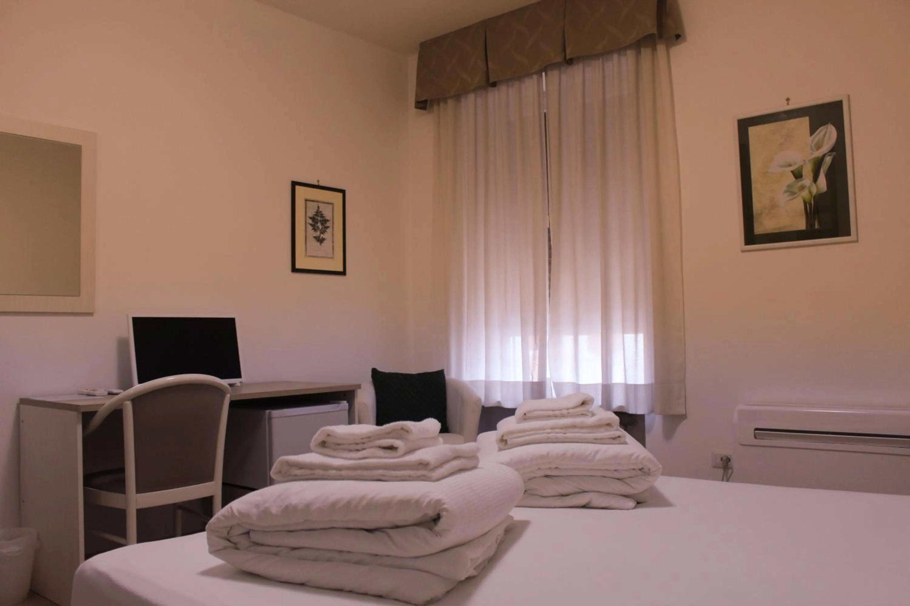 Bedroom, Bed in Hotel Roma