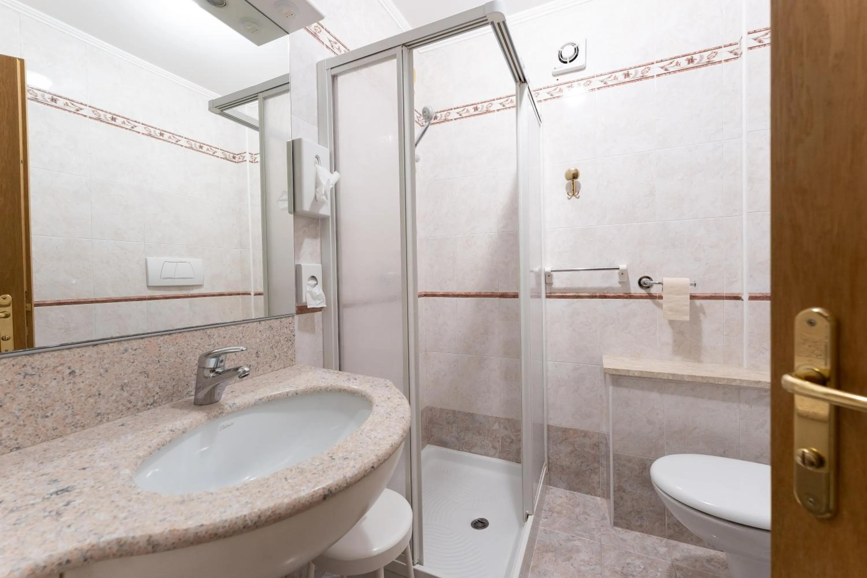 Bathroom in Latemar - Hotel Suites Spa