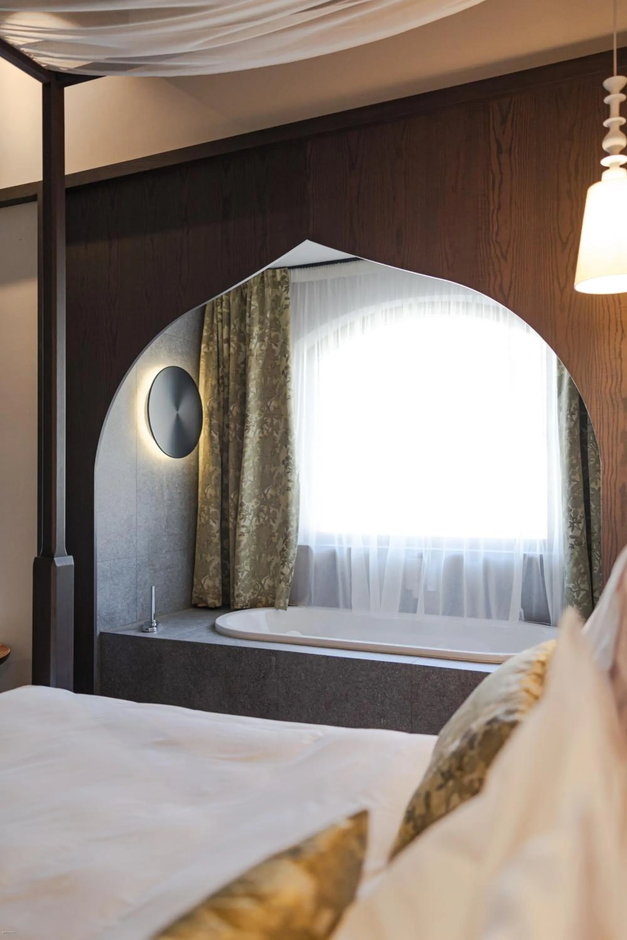 Bedroom, Bed in Latemar - Hotel Suites Spa