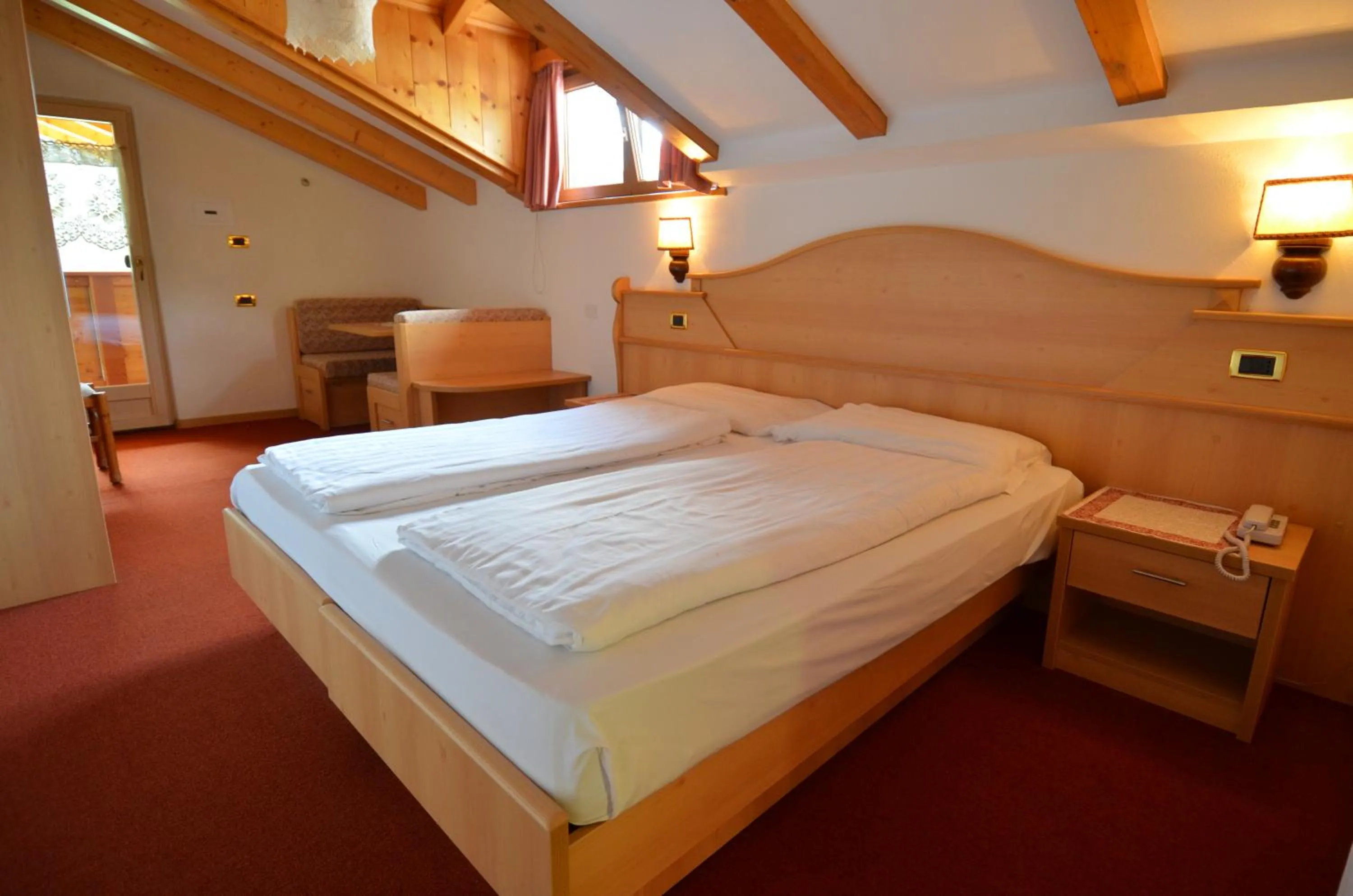 Bed in Latemar - Hotel Suites Spa