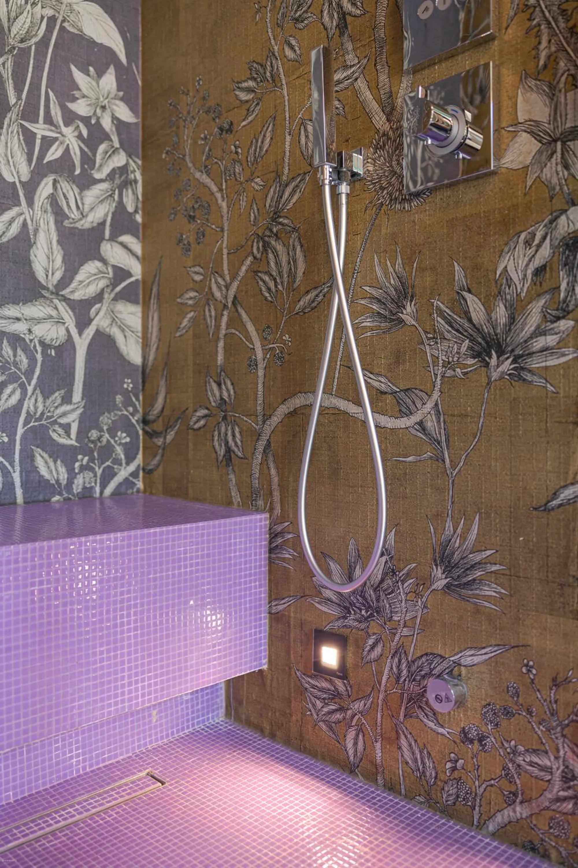 Decorative detail, Bed in Latemar - Hotel Suites Spa