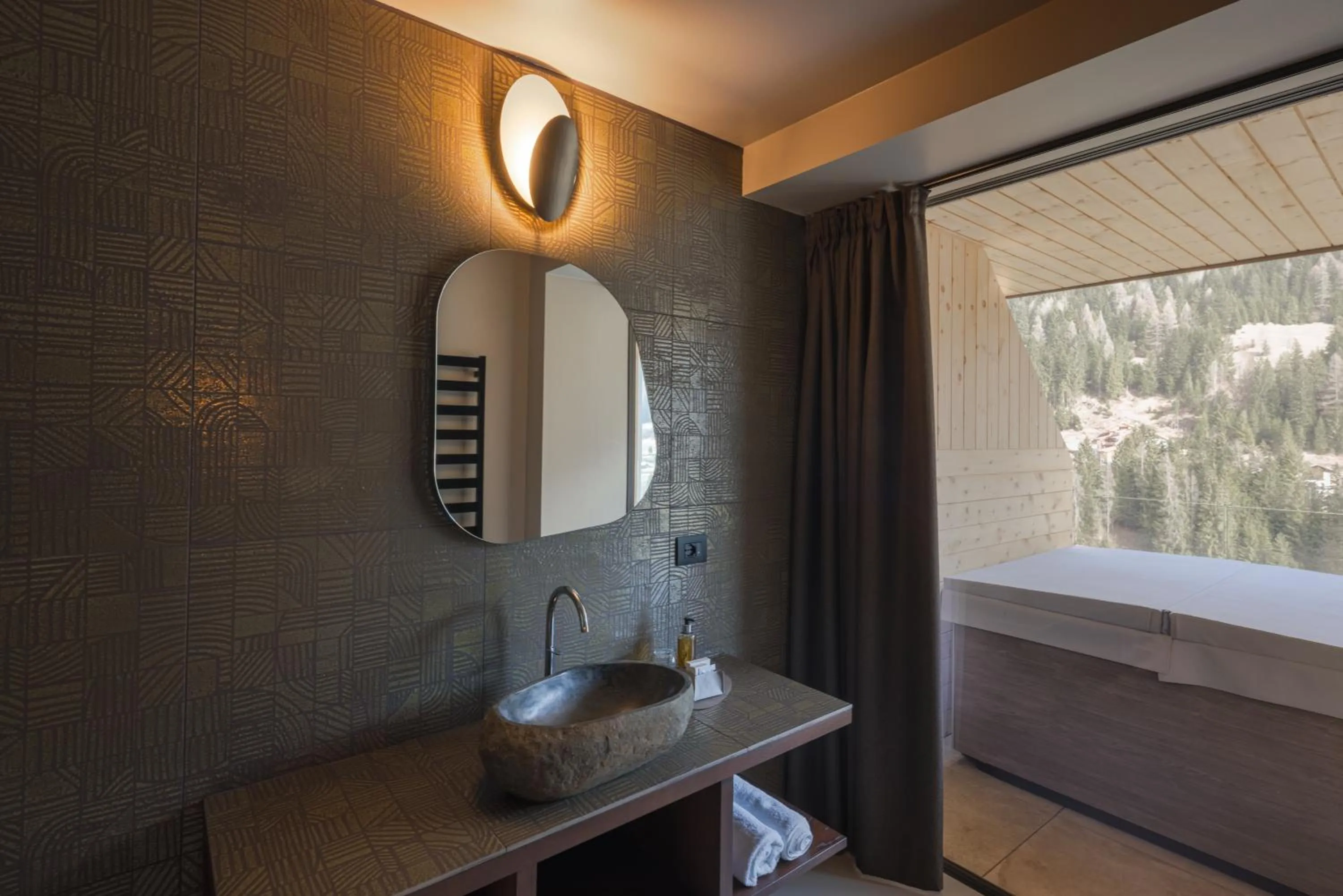 Natural landscape in Latemar - Hotel Suites Spa