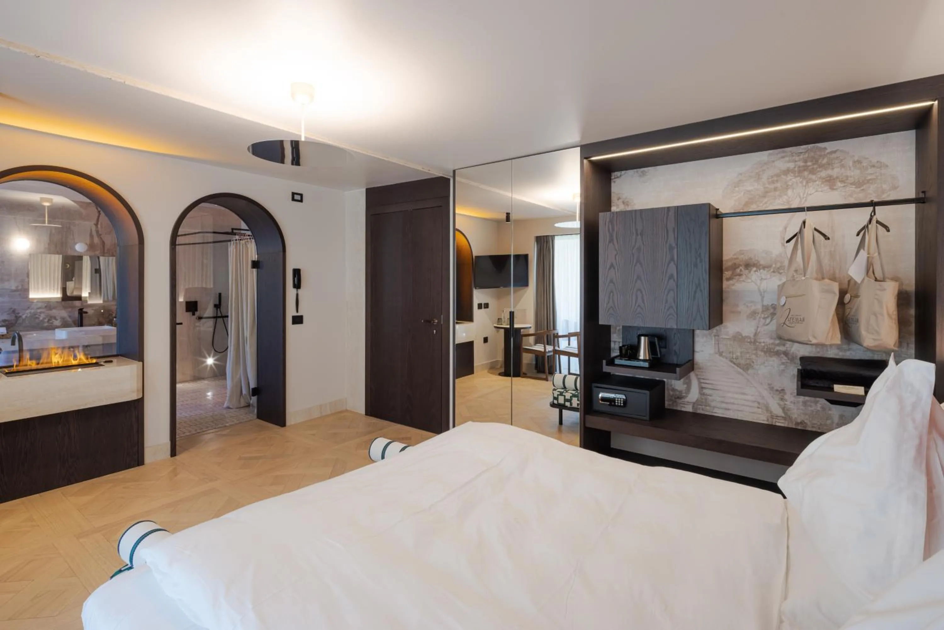 Bedroom, Bed in Latemar - Hotel Suites Spa