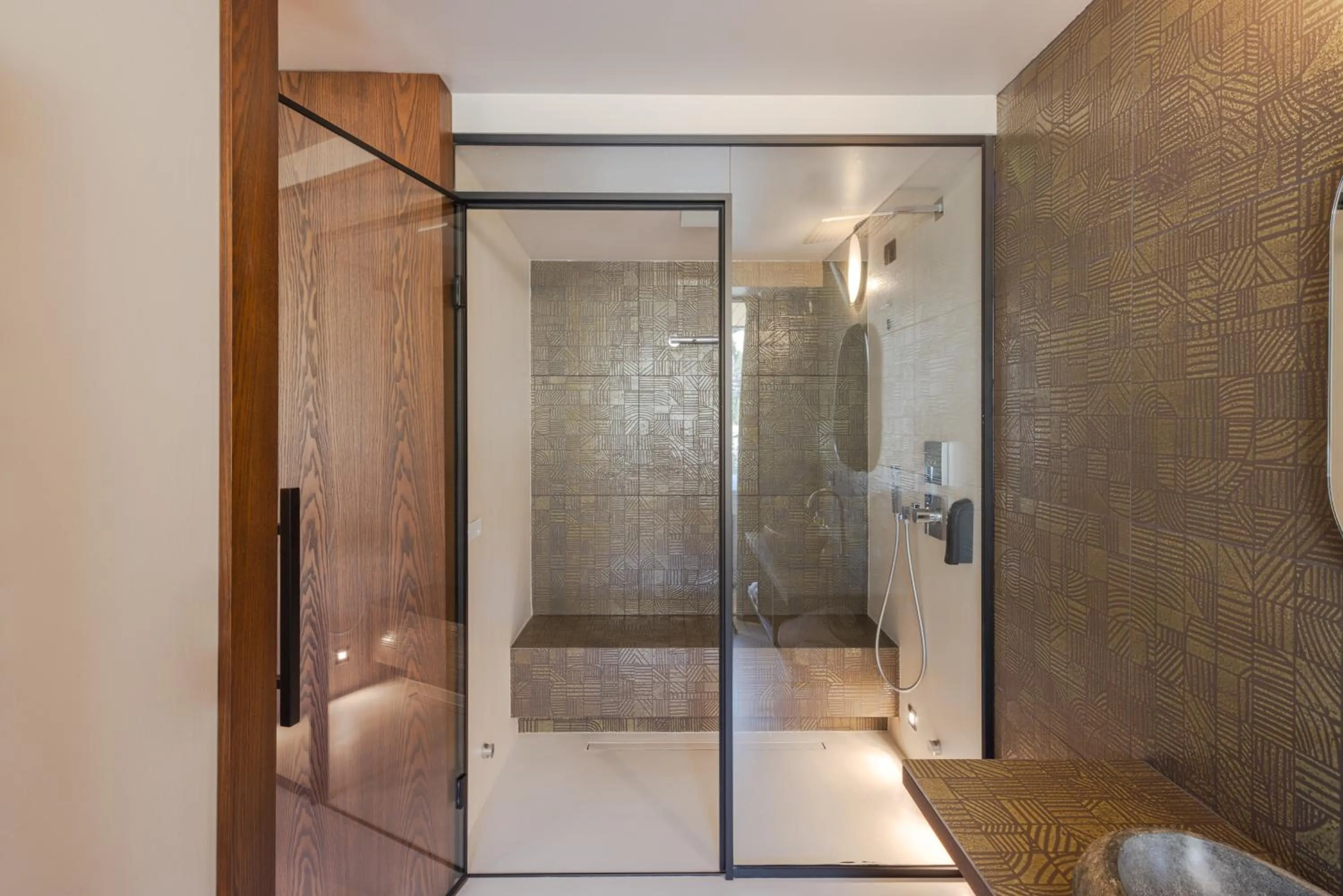 Shower in Latemar - Hotel Suites Spa