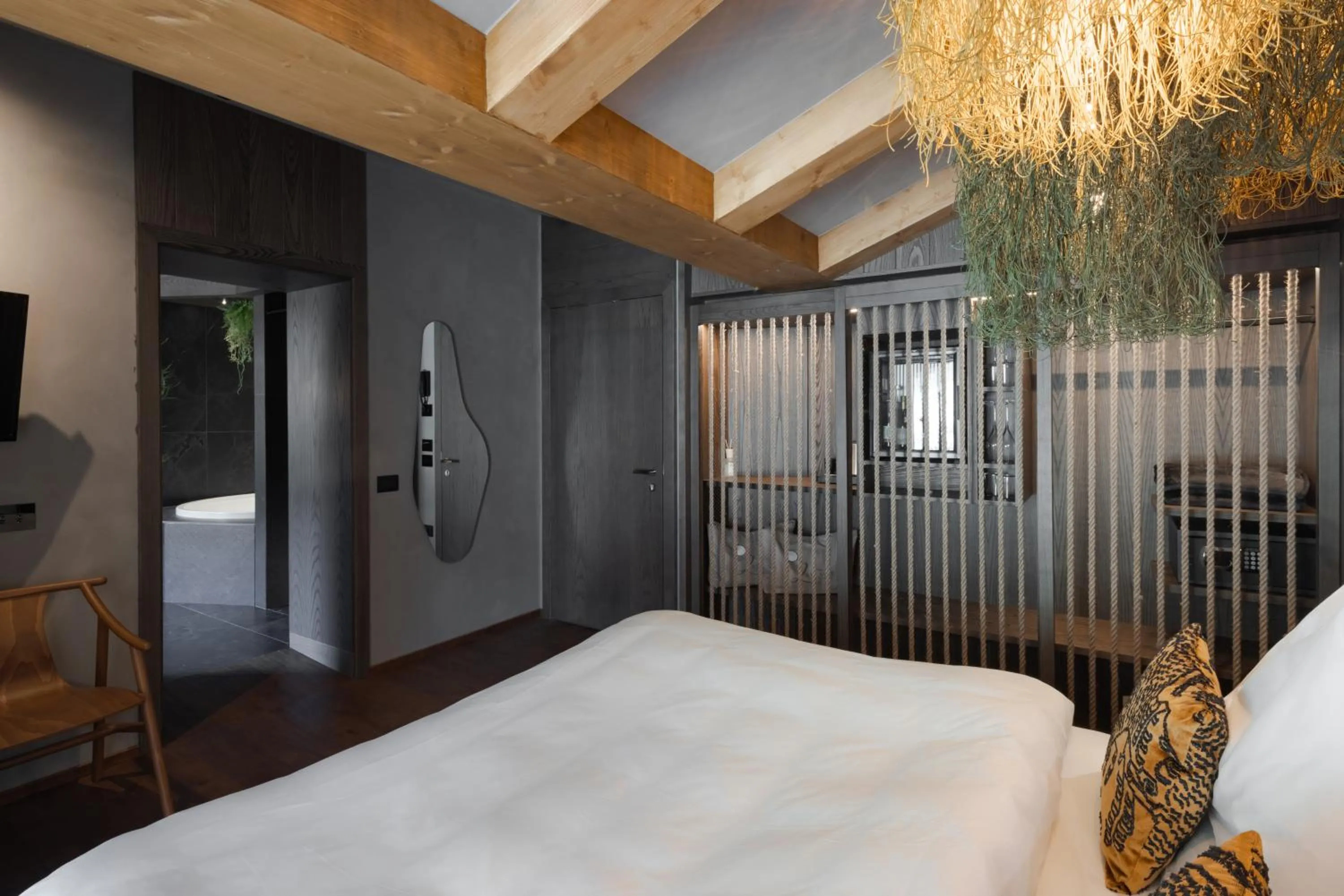 Bedroom, Bed in Latemar - Hotel Suites Spa
