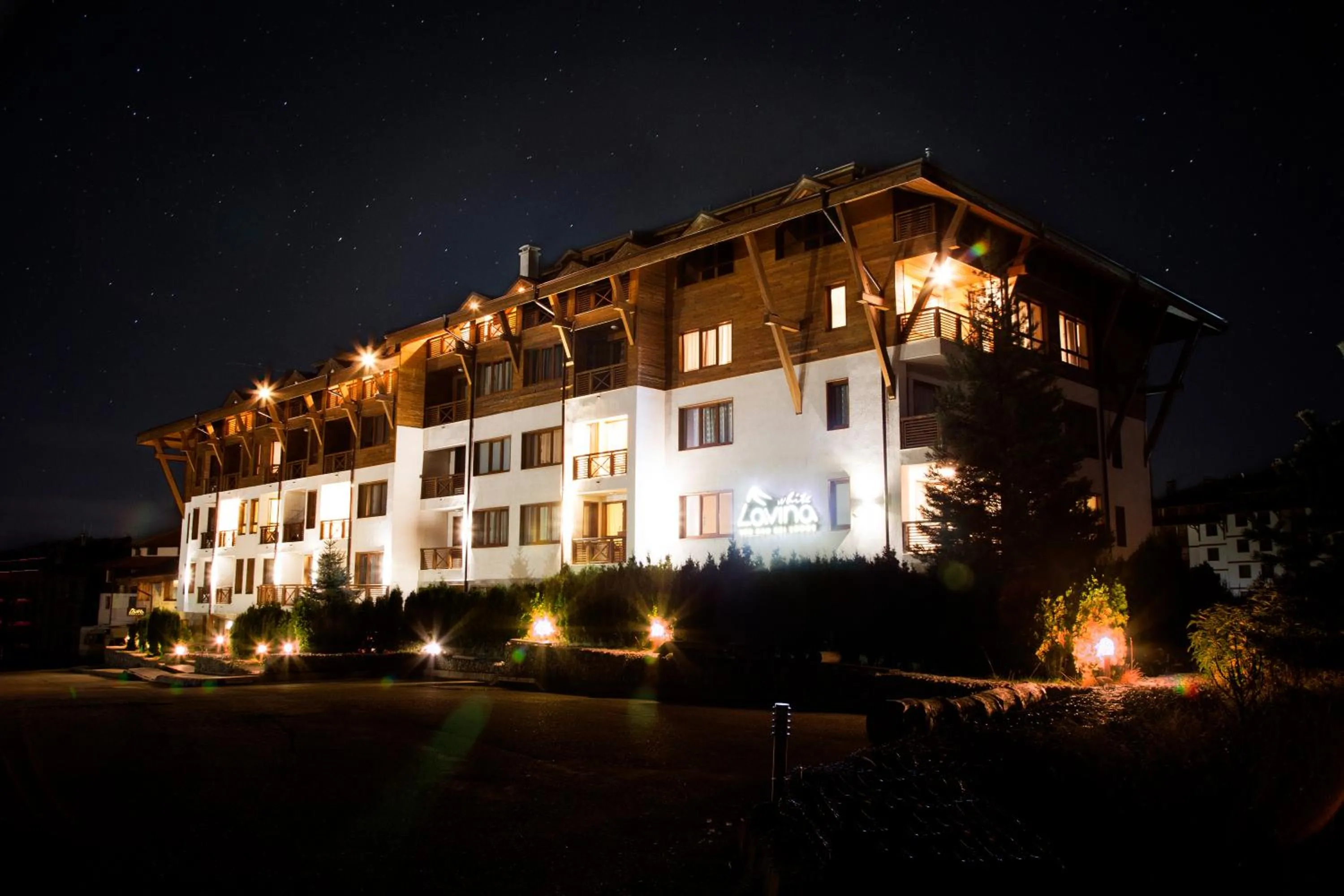 Property building in White Lavina - Ski, Bike, Hike