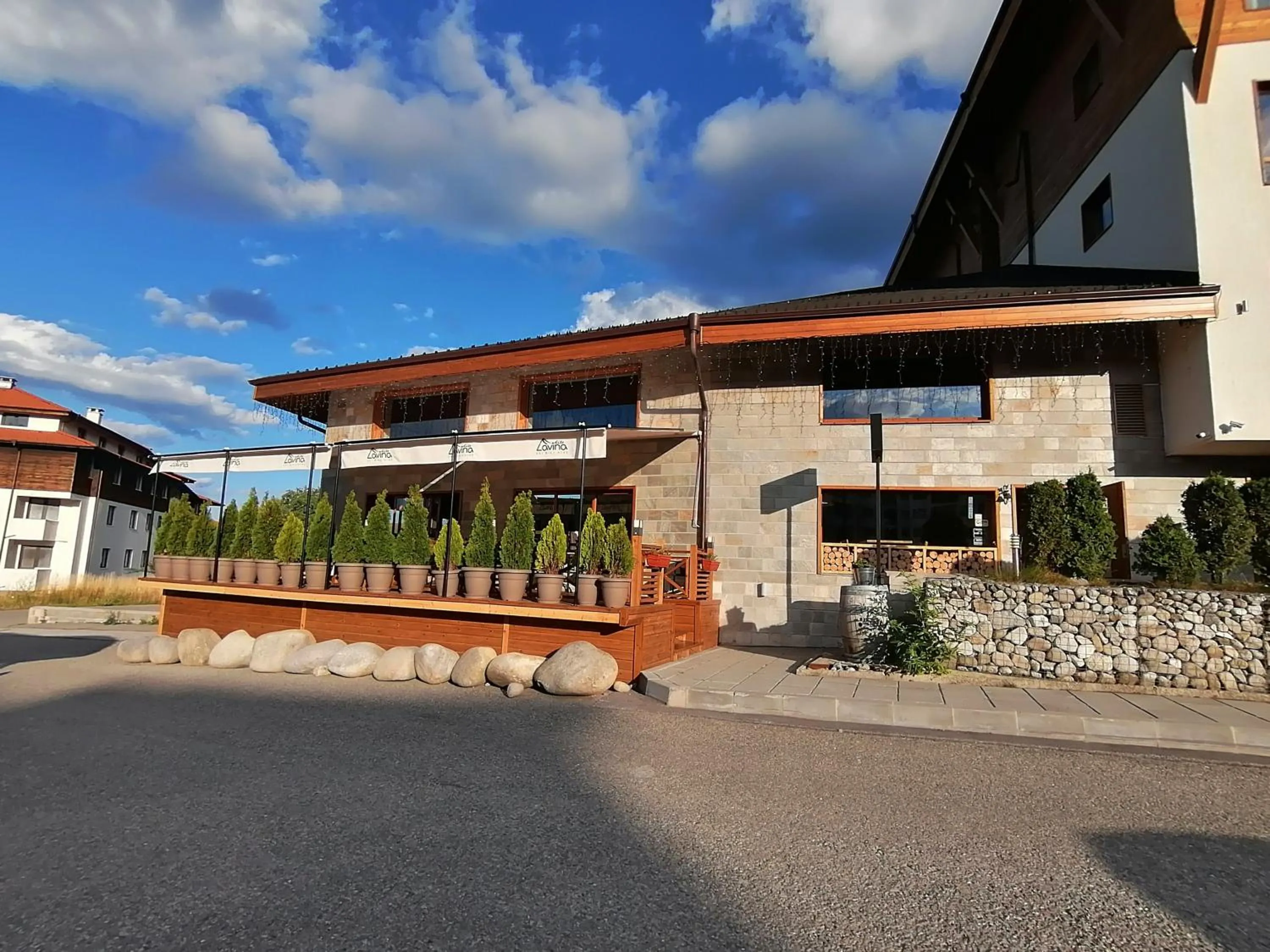 Restaurant/places to eat in White Lavina - Ski, Bike, Hike