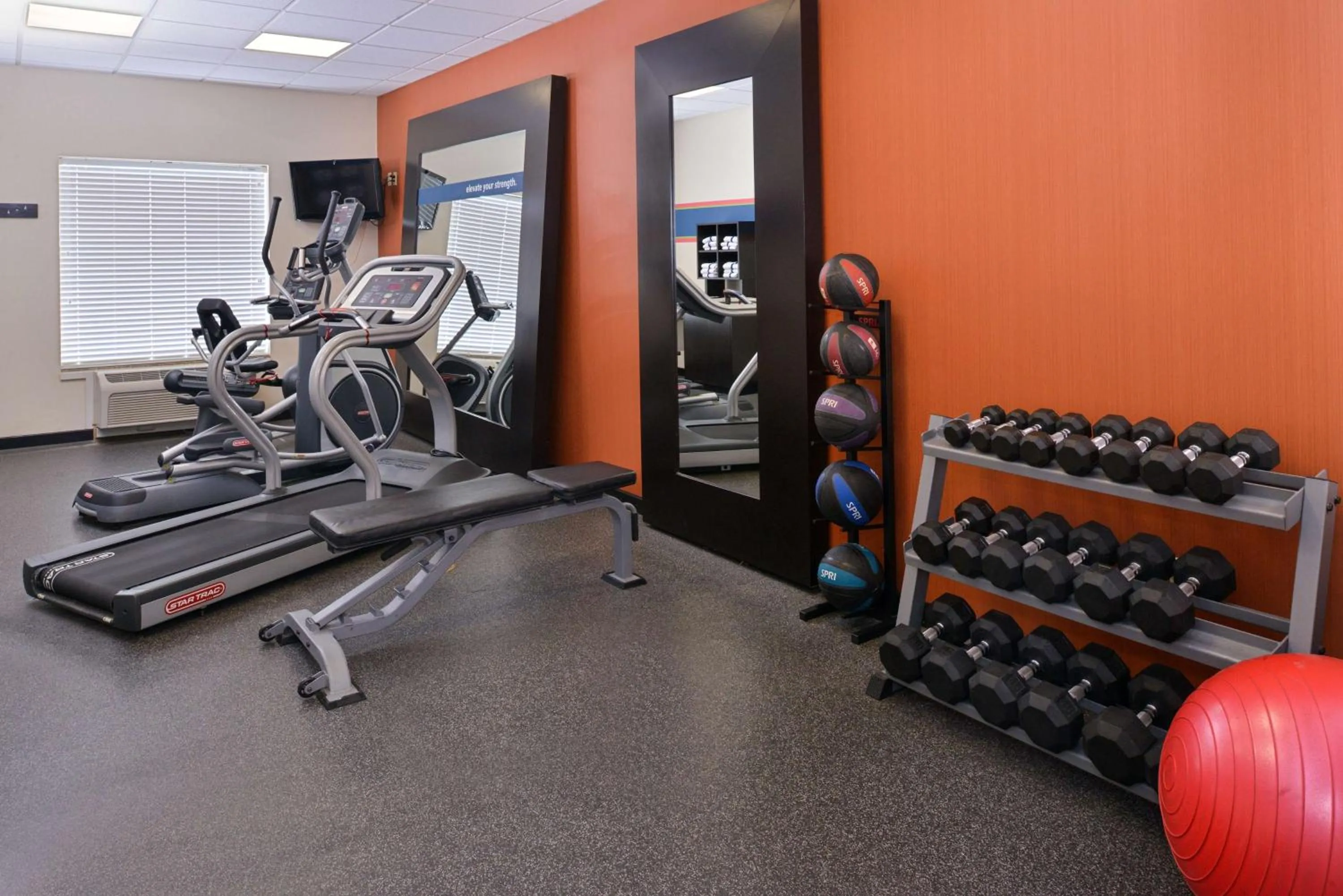 Fitness centre/facilities in Hampton Inn Pecos