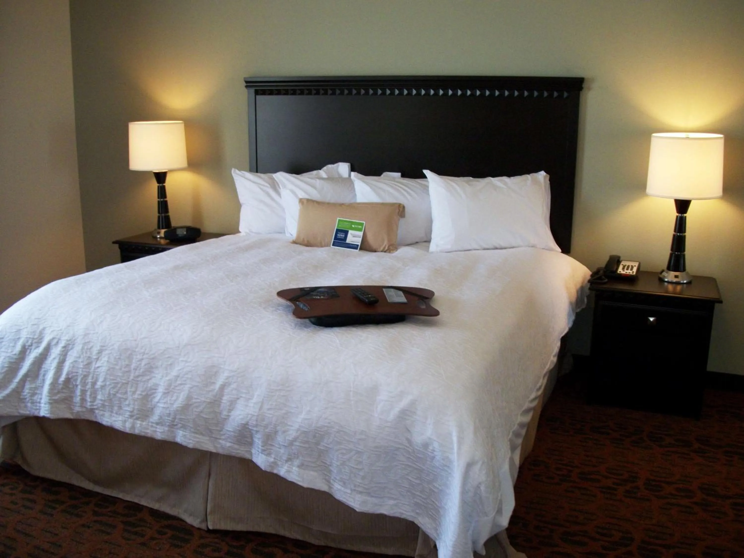 Bed in Hampton Inn Pecos