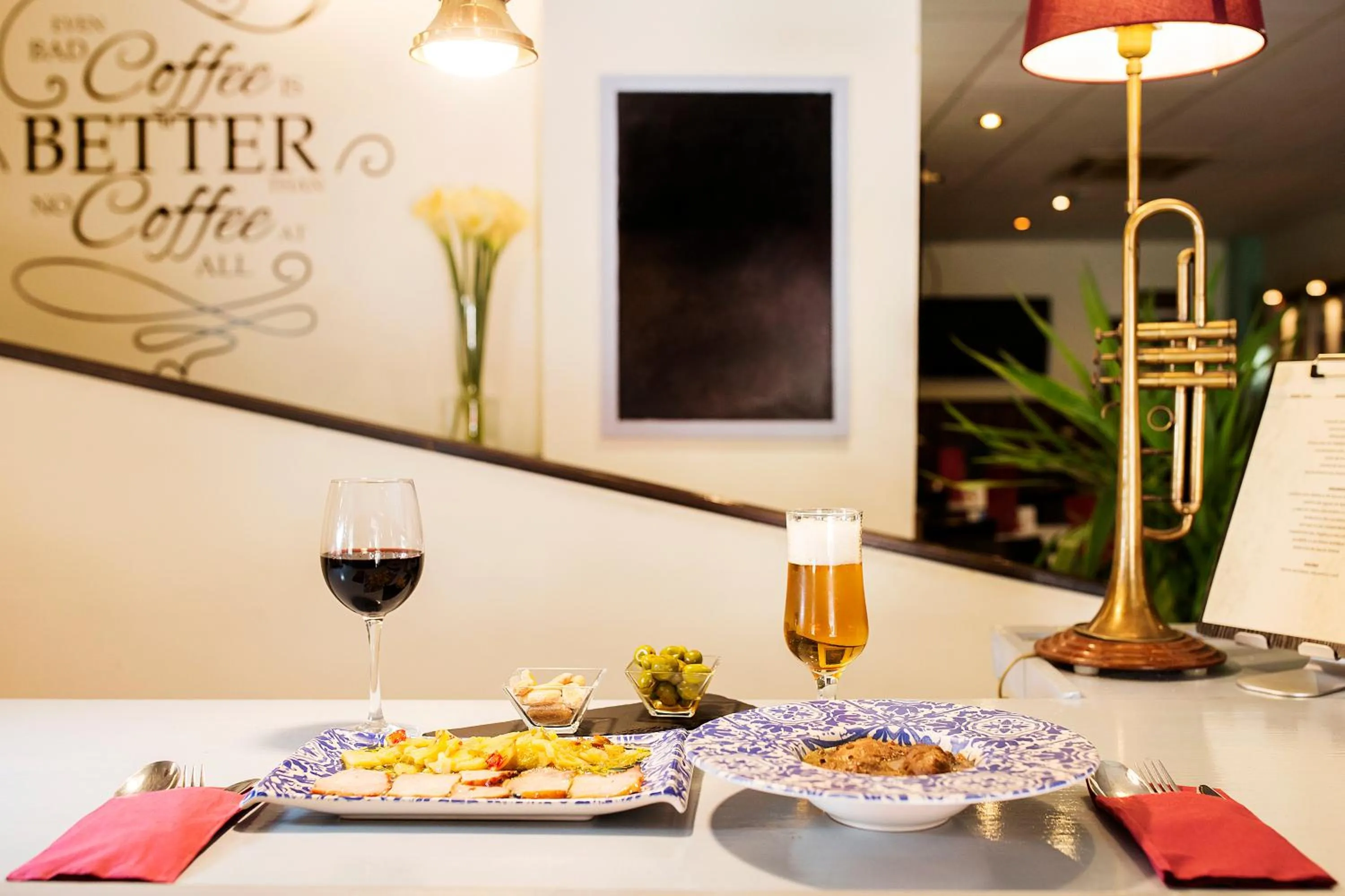 Lounge or bar in Hostal Aznaitin