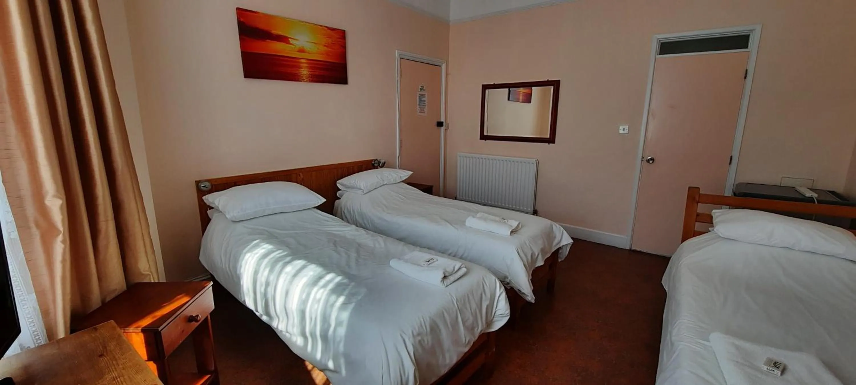 Photo of the whole room, Bed in Dolphins Hotel