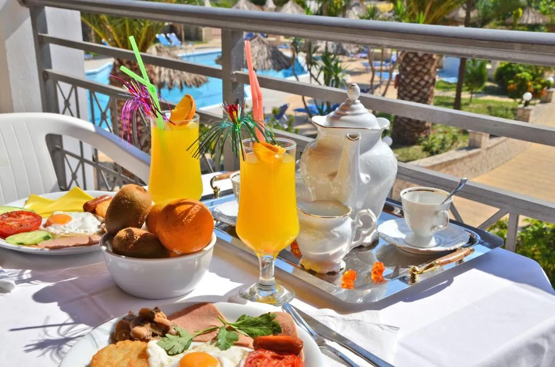 Breakfast in Sunny Garden Hotel