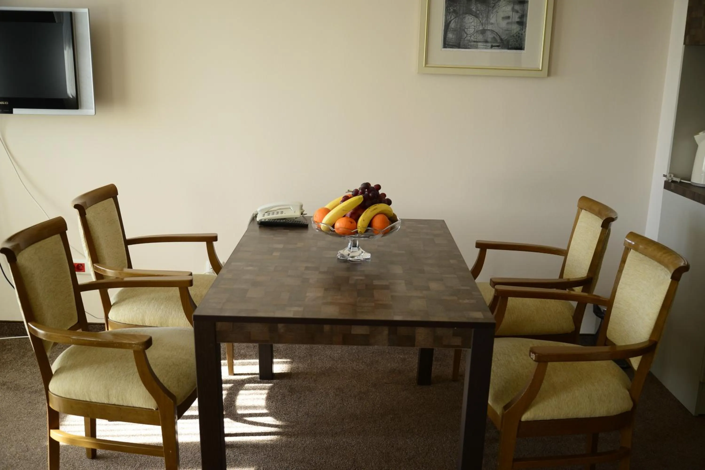 Dining area in Hotel Forum - Free Parking for cars