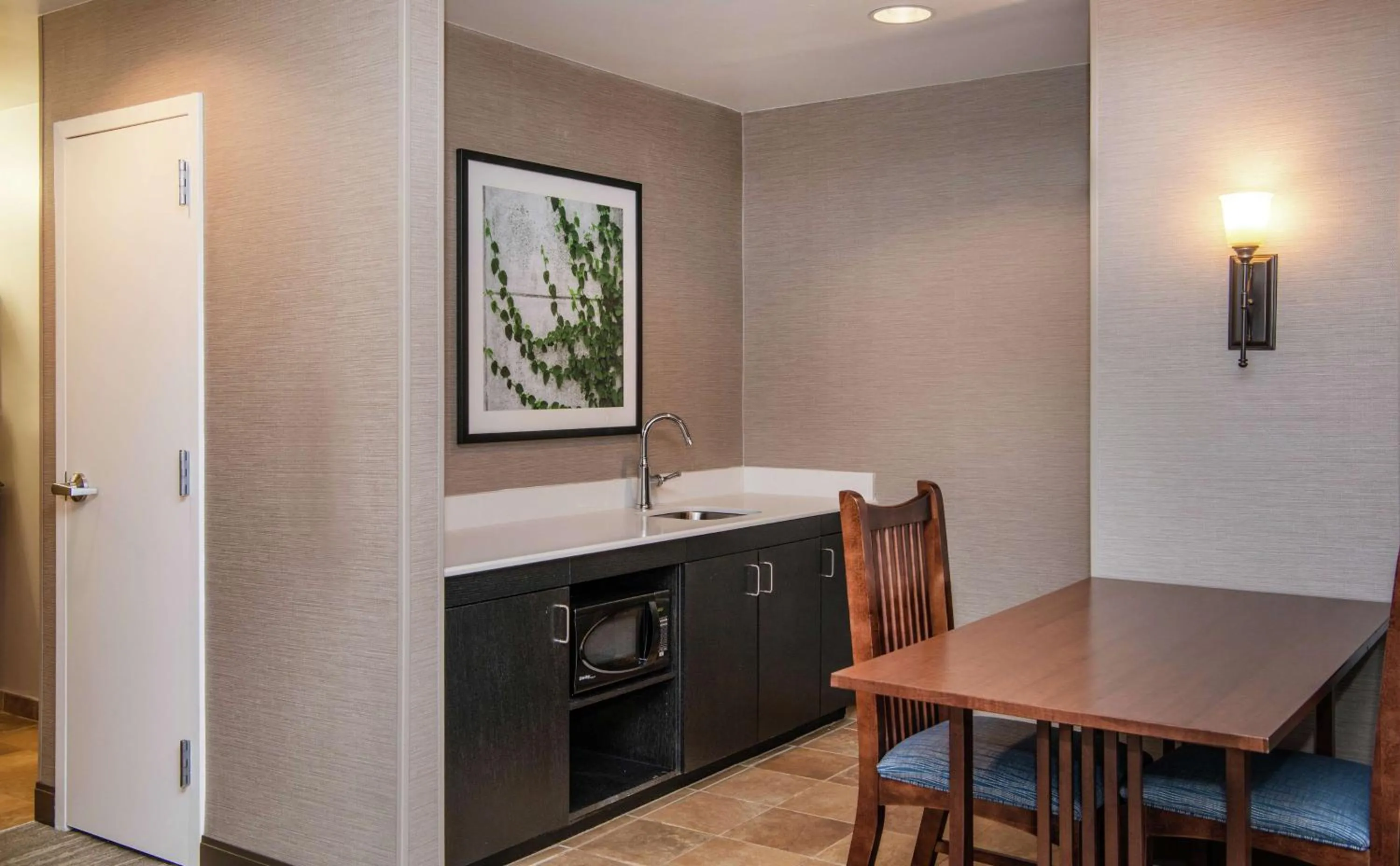 Kitchen or kitchenette in Hampton Inn & Suites Rochester/Victor