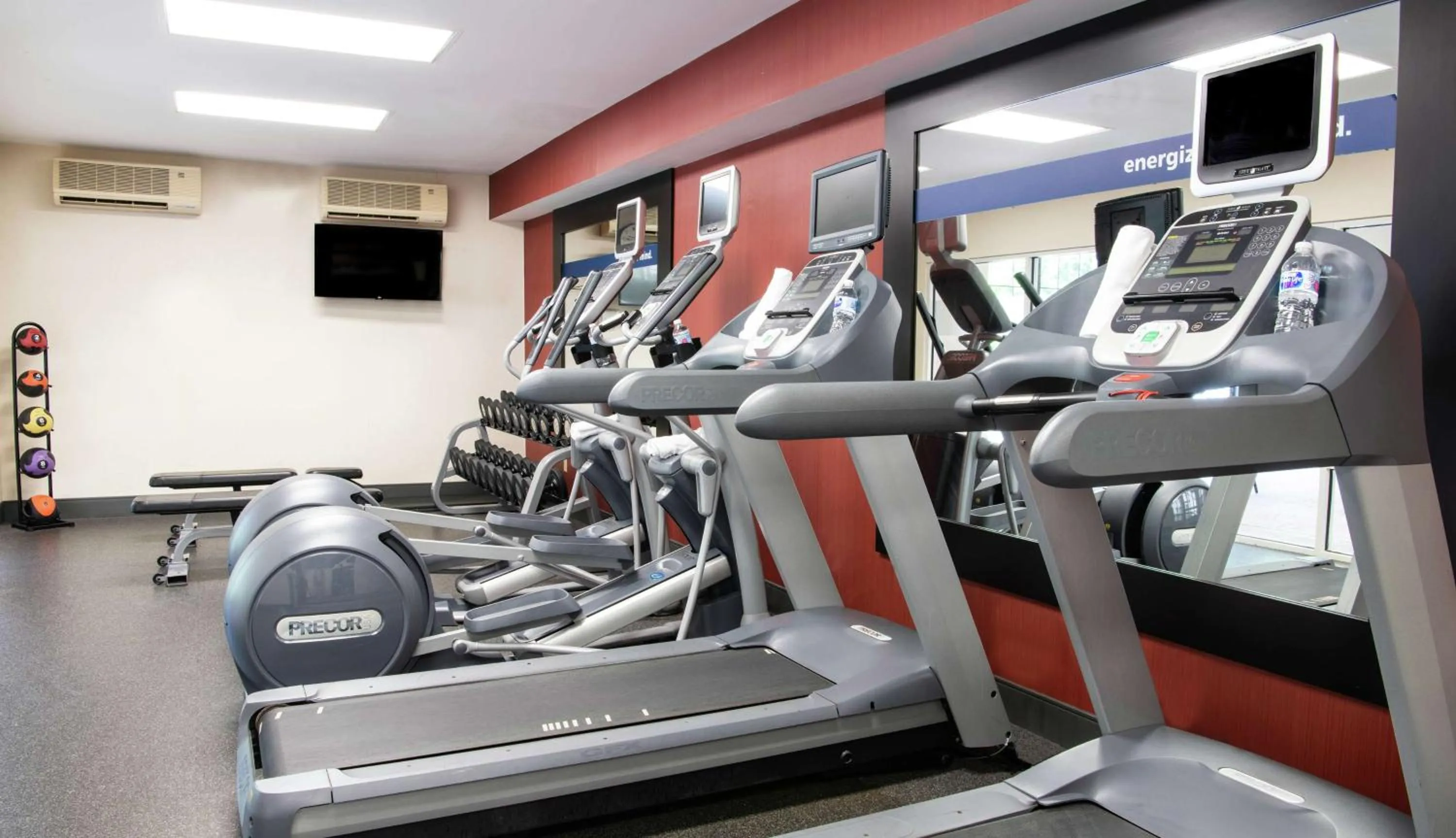 Fitness centre/facilities in Hampton Inn & Suites Rochester/Victor
