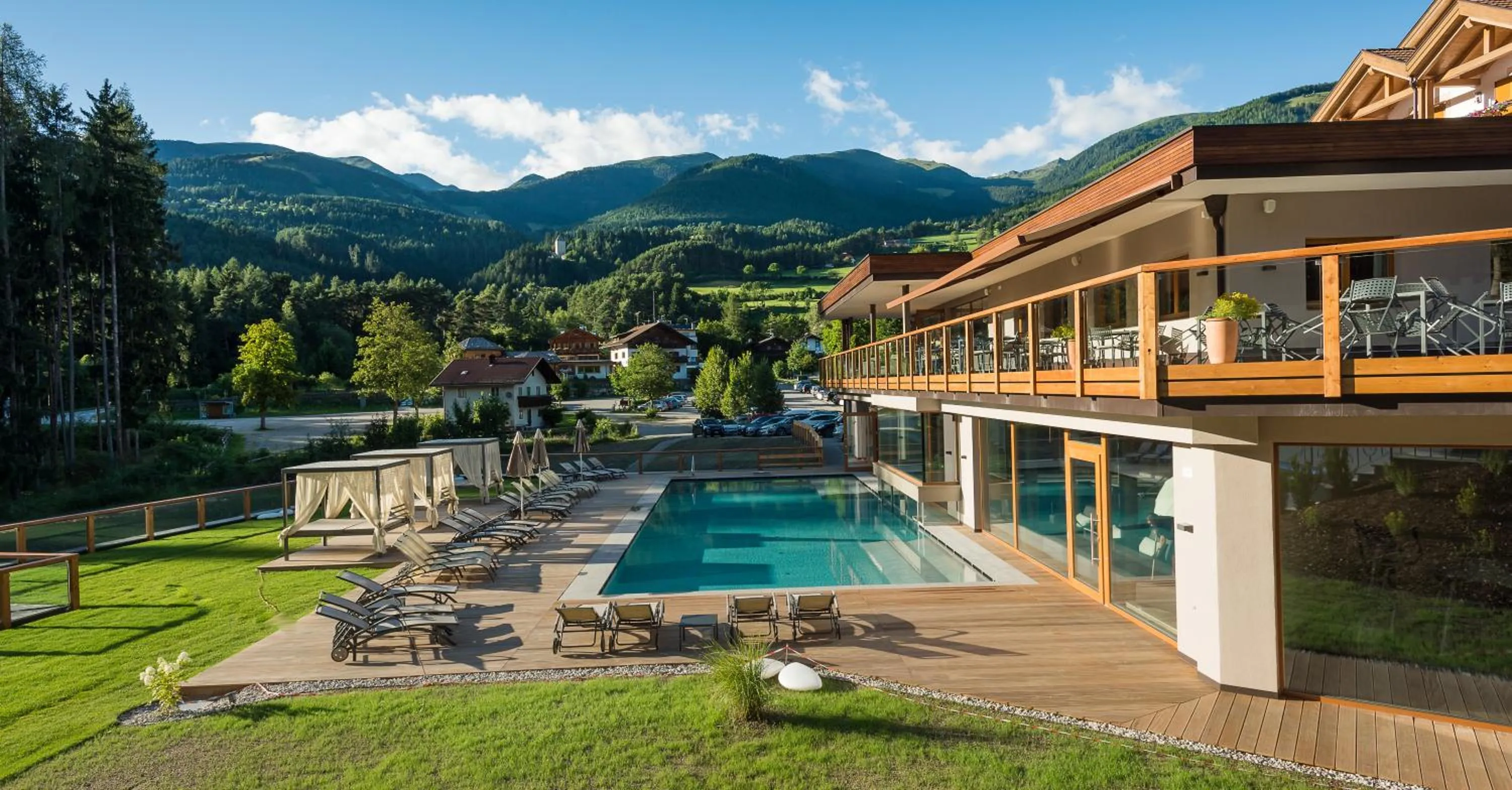 Property building in Hotel Weiher Green Lake