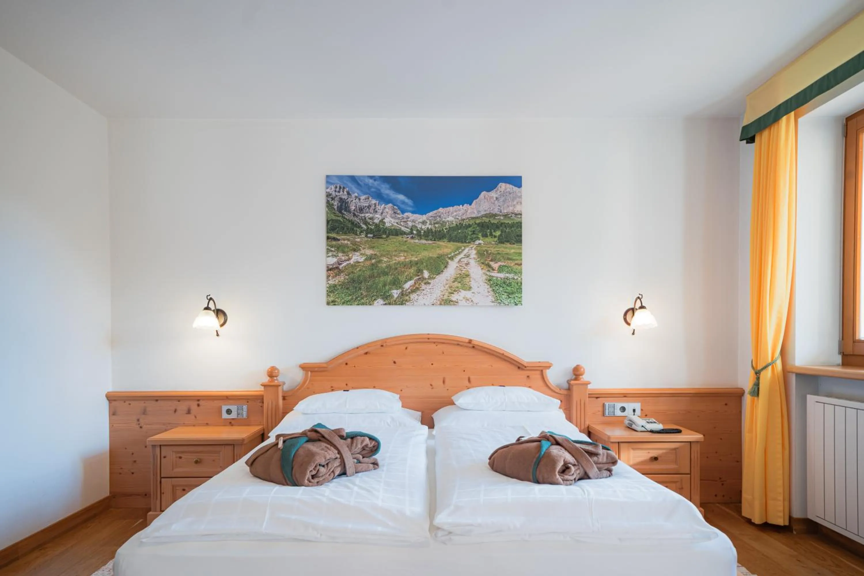 Photo of the whole room, Bed in Hotel Weiher Green Lake