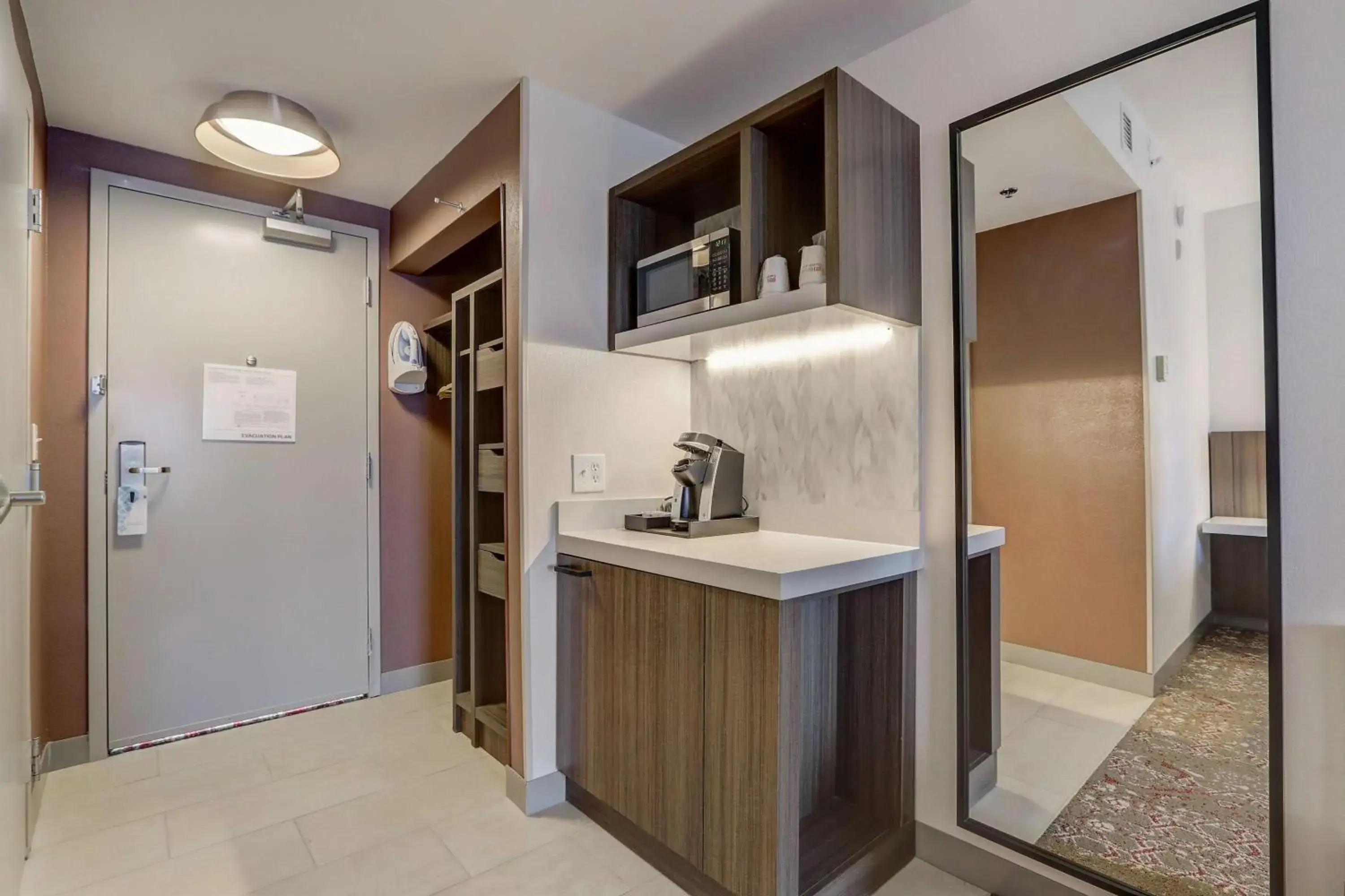 Queen Room with Two Queen Beds in Hilton Garden Inn Indianapolis Northwest Queen Room with Two Queen Beds in Hilton Garden Inn Indianapolis Northwest