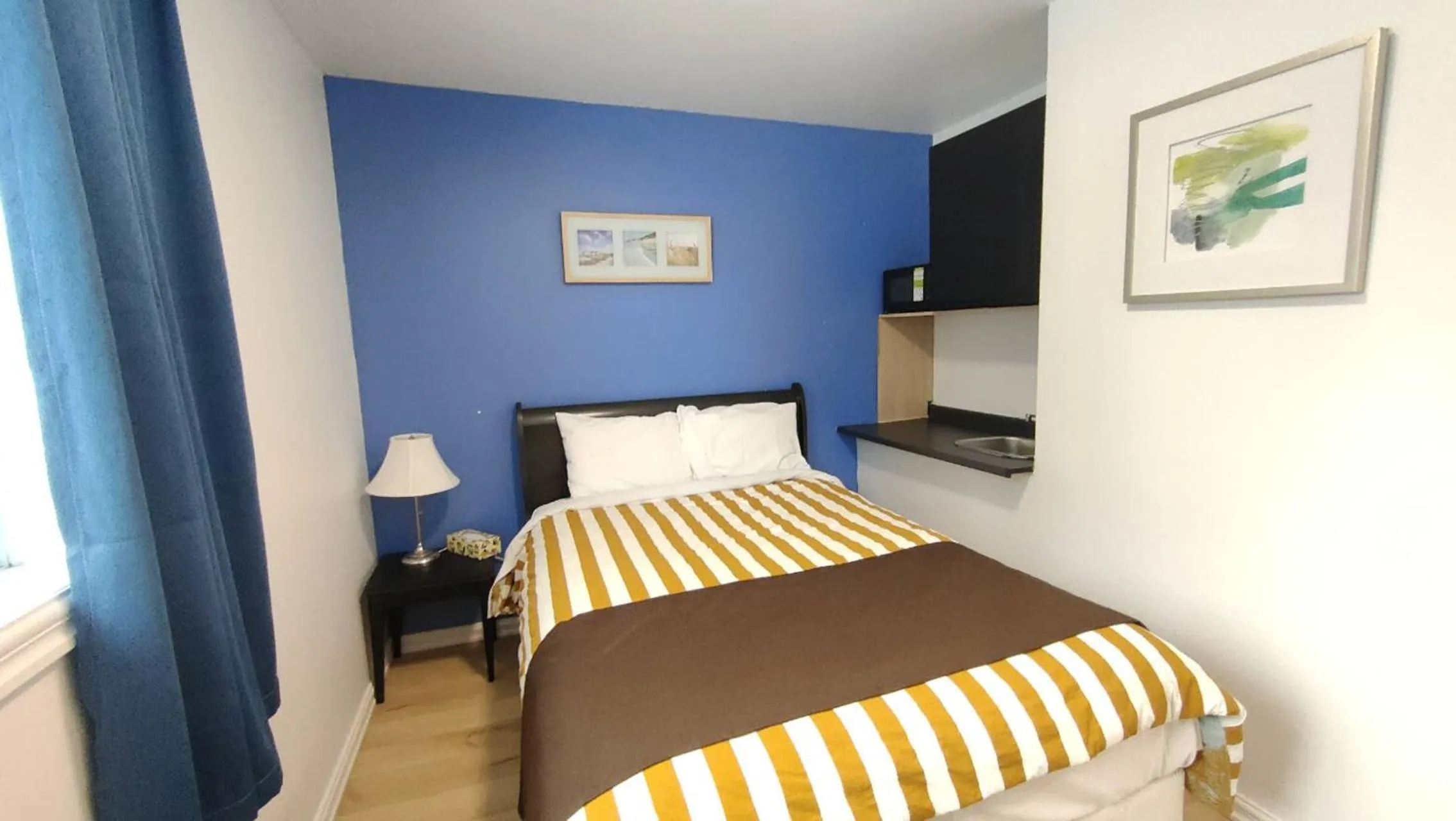 Bed in Motel Le Radisson de Val-David