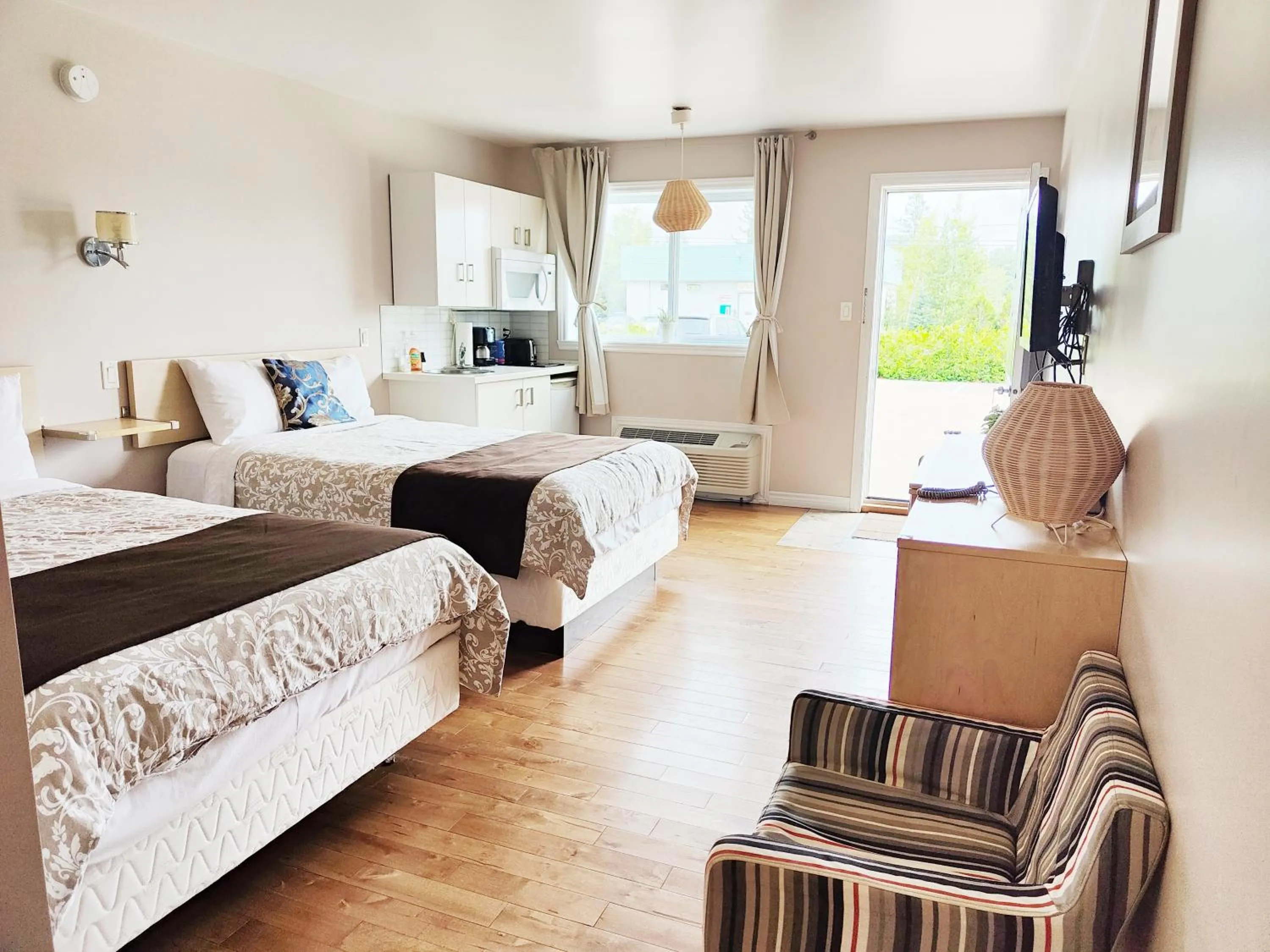 Bed in Motel Le Radisson de Val-David