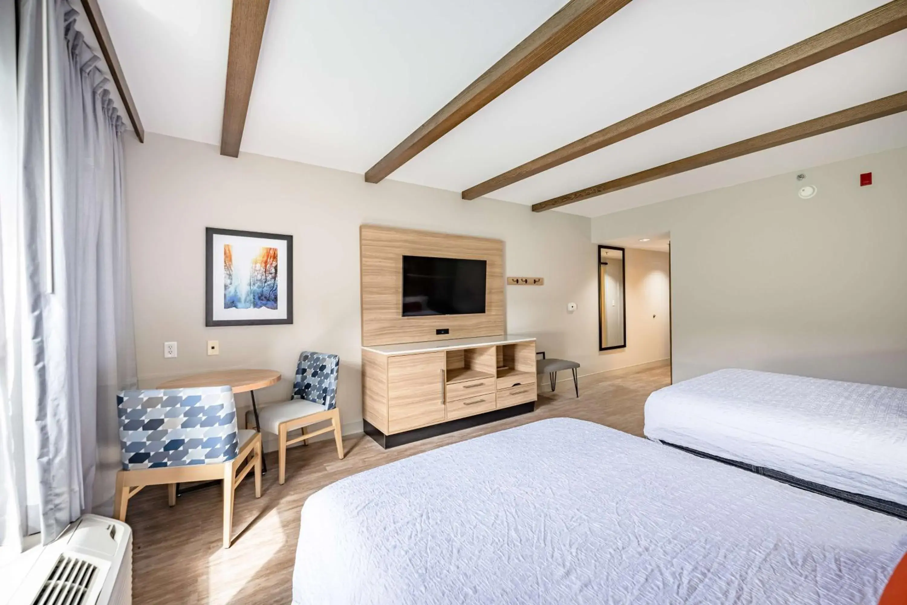 Queen Room with Two Queen Beds - Hearing Access/Non-Smoking in Hampton Inn & Suites Cashiers - Sapphire Valley Queen Room with Two Queen Beds - Hearing Access/Non-Smoking in Hampton Inn & Suites Cashiers - Sapphire Valley