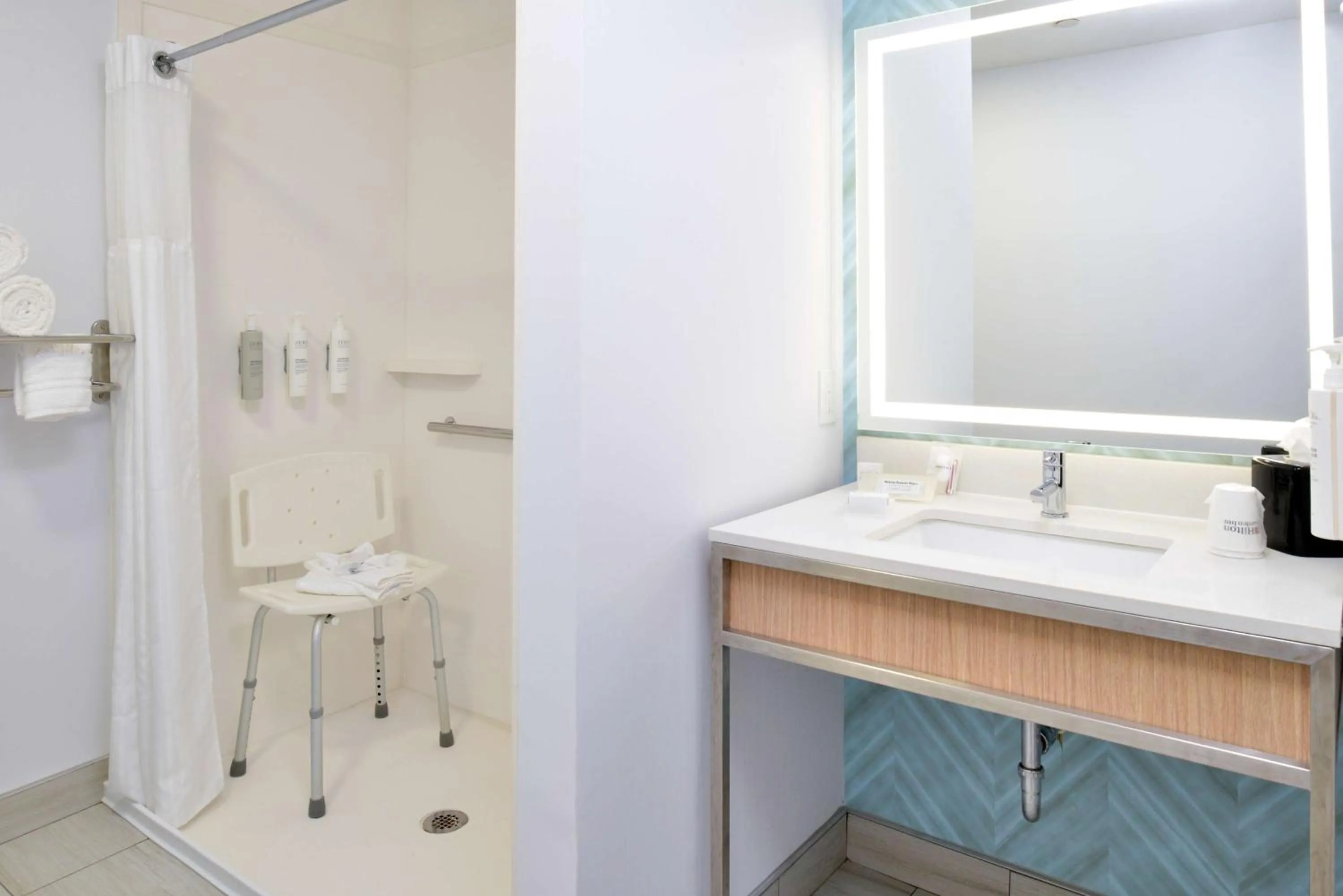 Bathroom in Hilton Garden Inn Denton