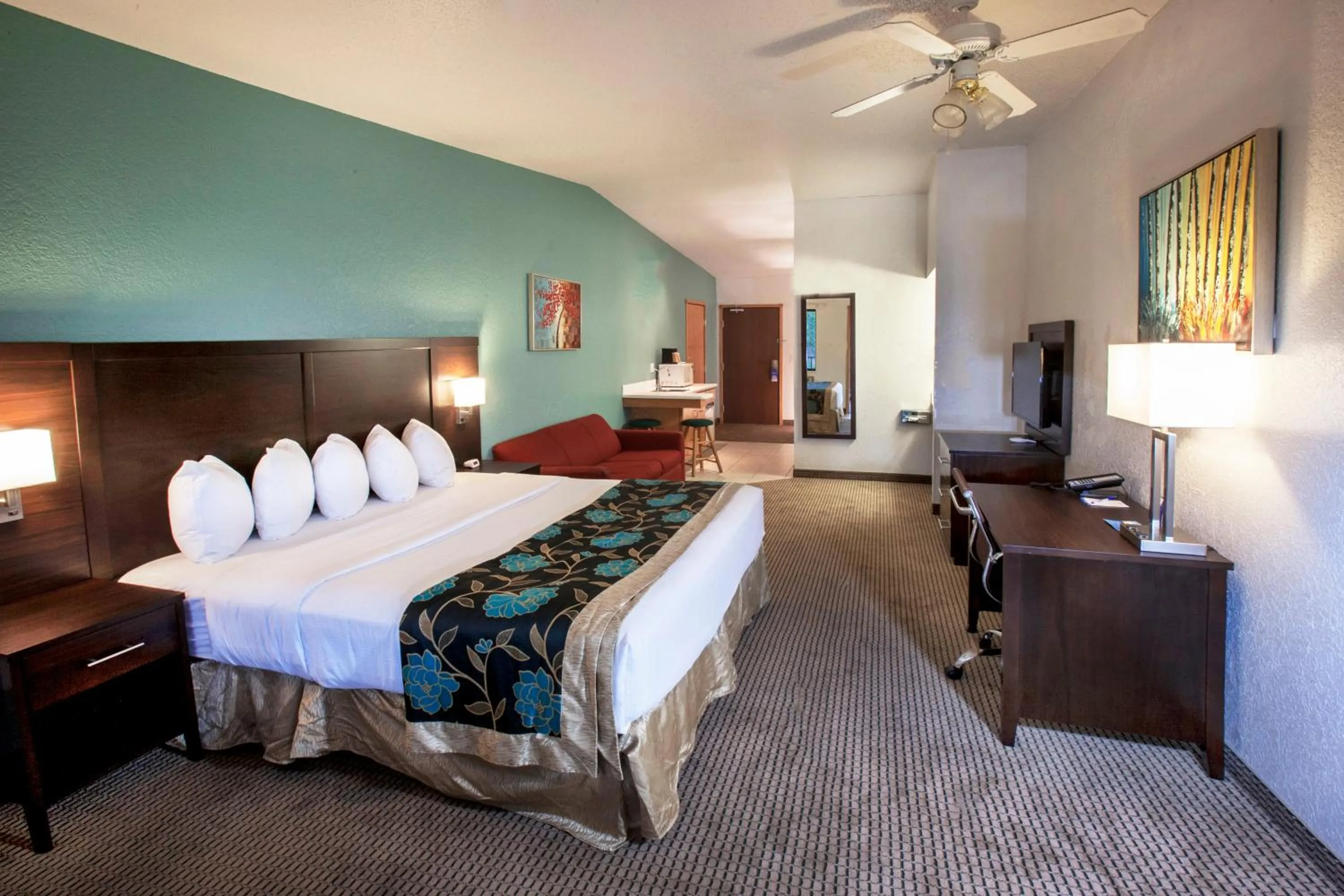 Bed in Baymont by Wyndham Keystone Near Mt. Rushmore