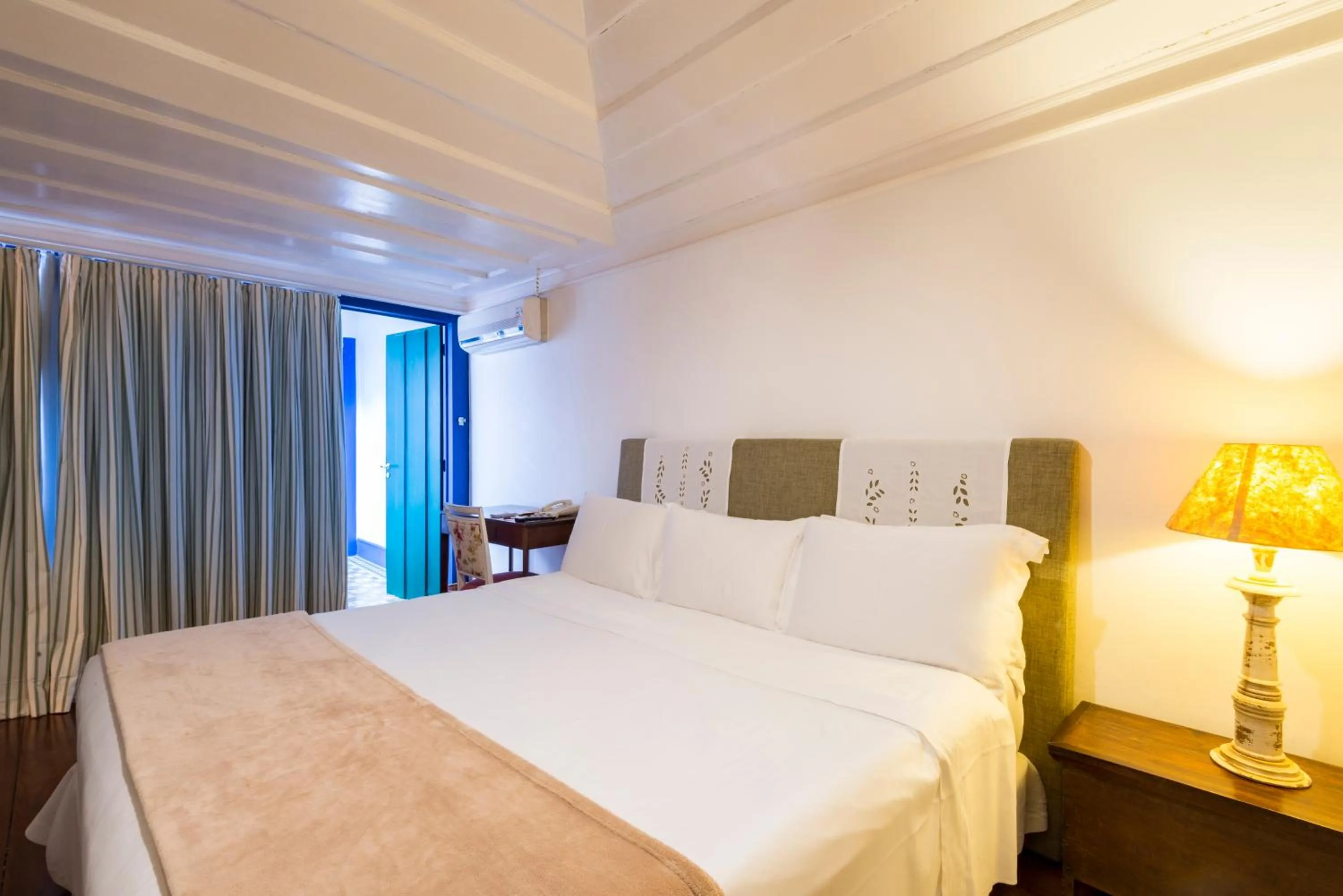 Bed in Hotel Solar do Rosário