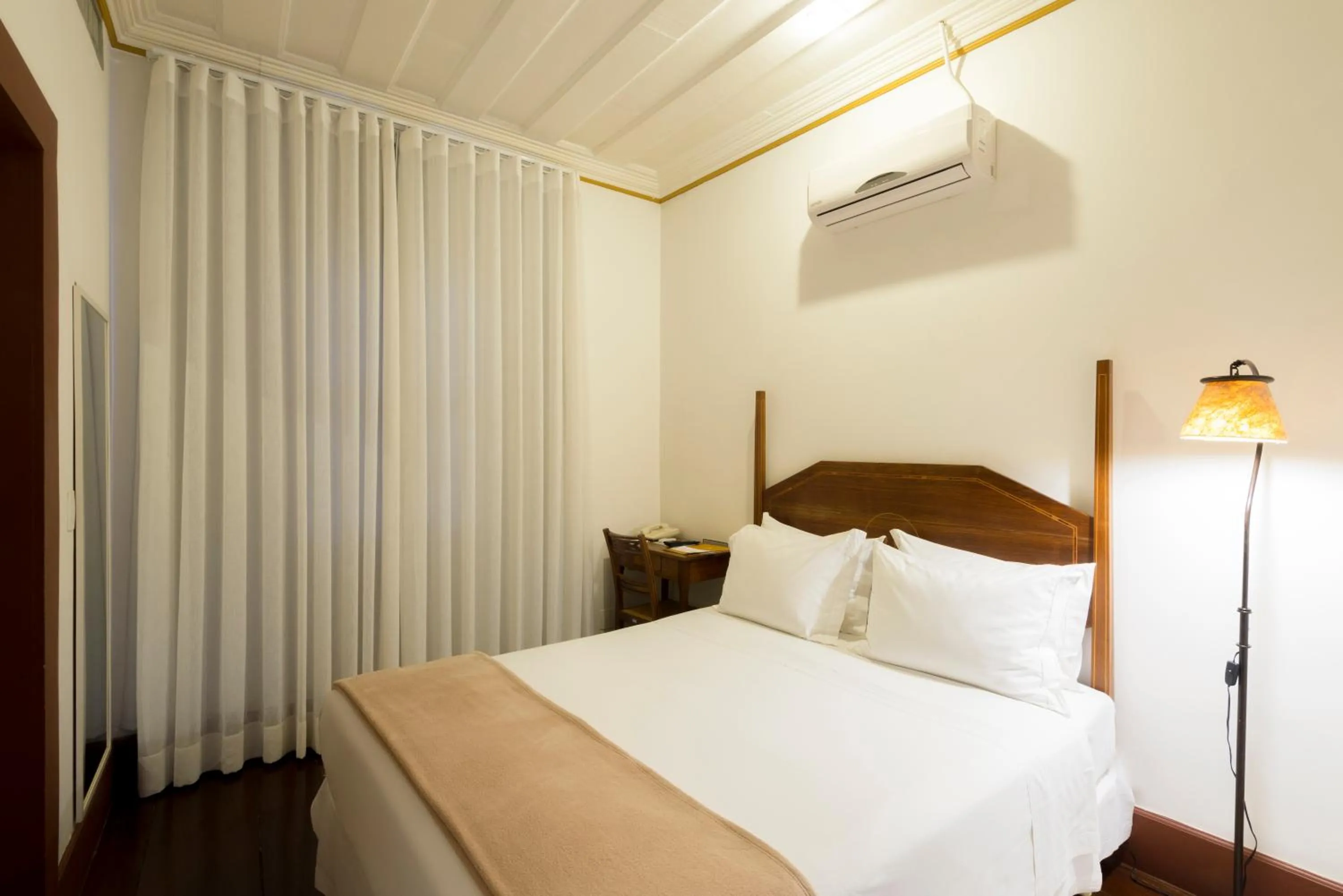 Bed in Hotel Solar do Rosário