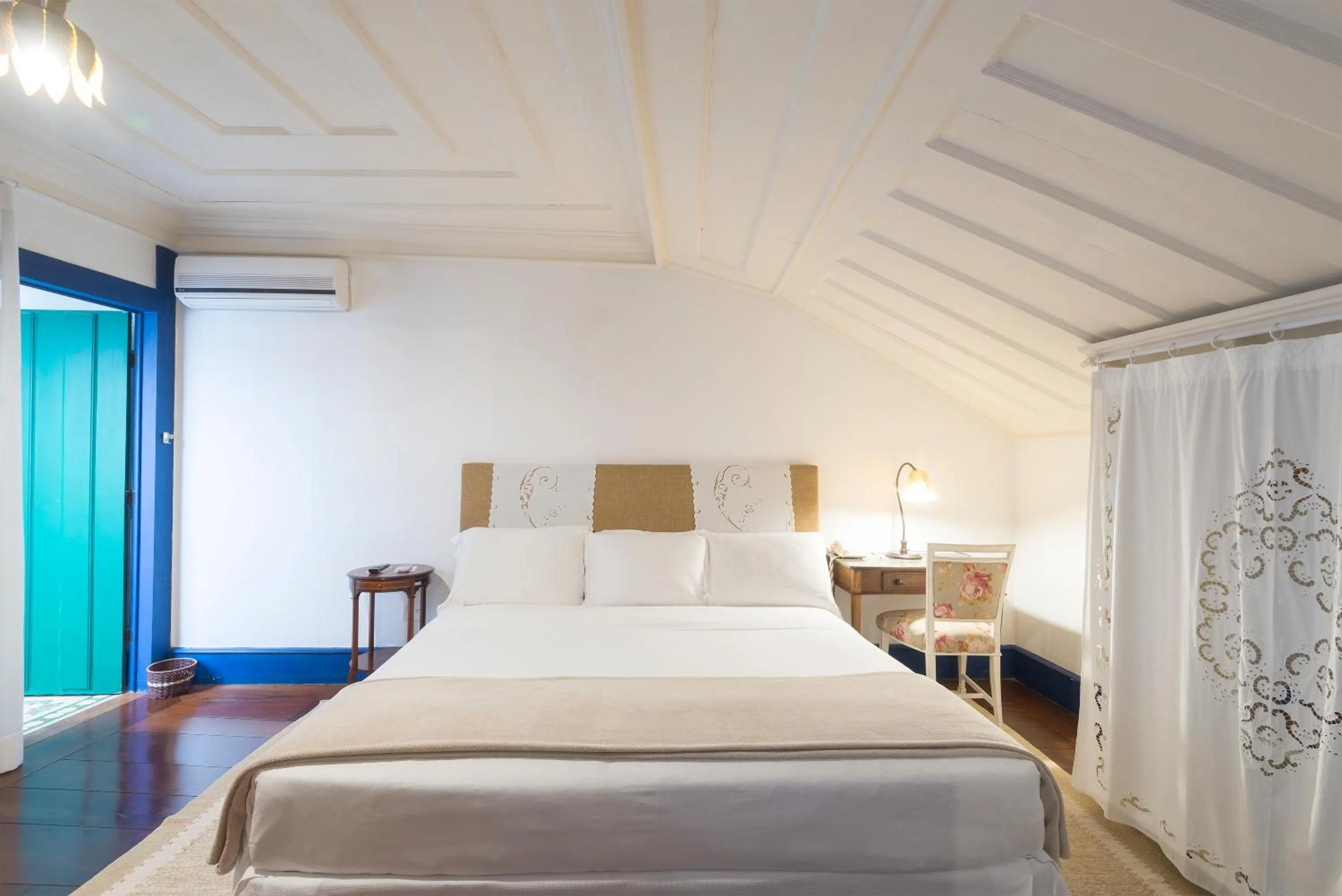 Bed in Hotel Solar do Rosário