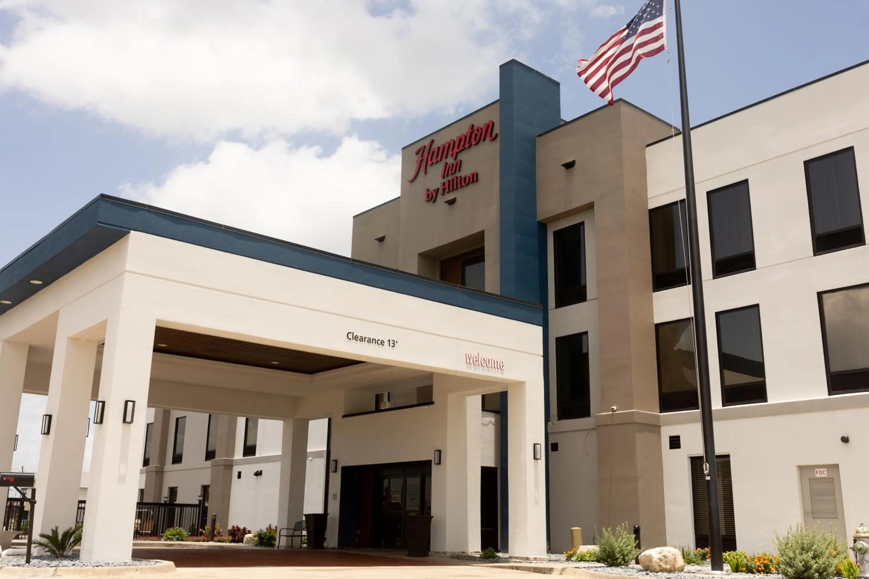 Property building in Hampton Inn Victoria