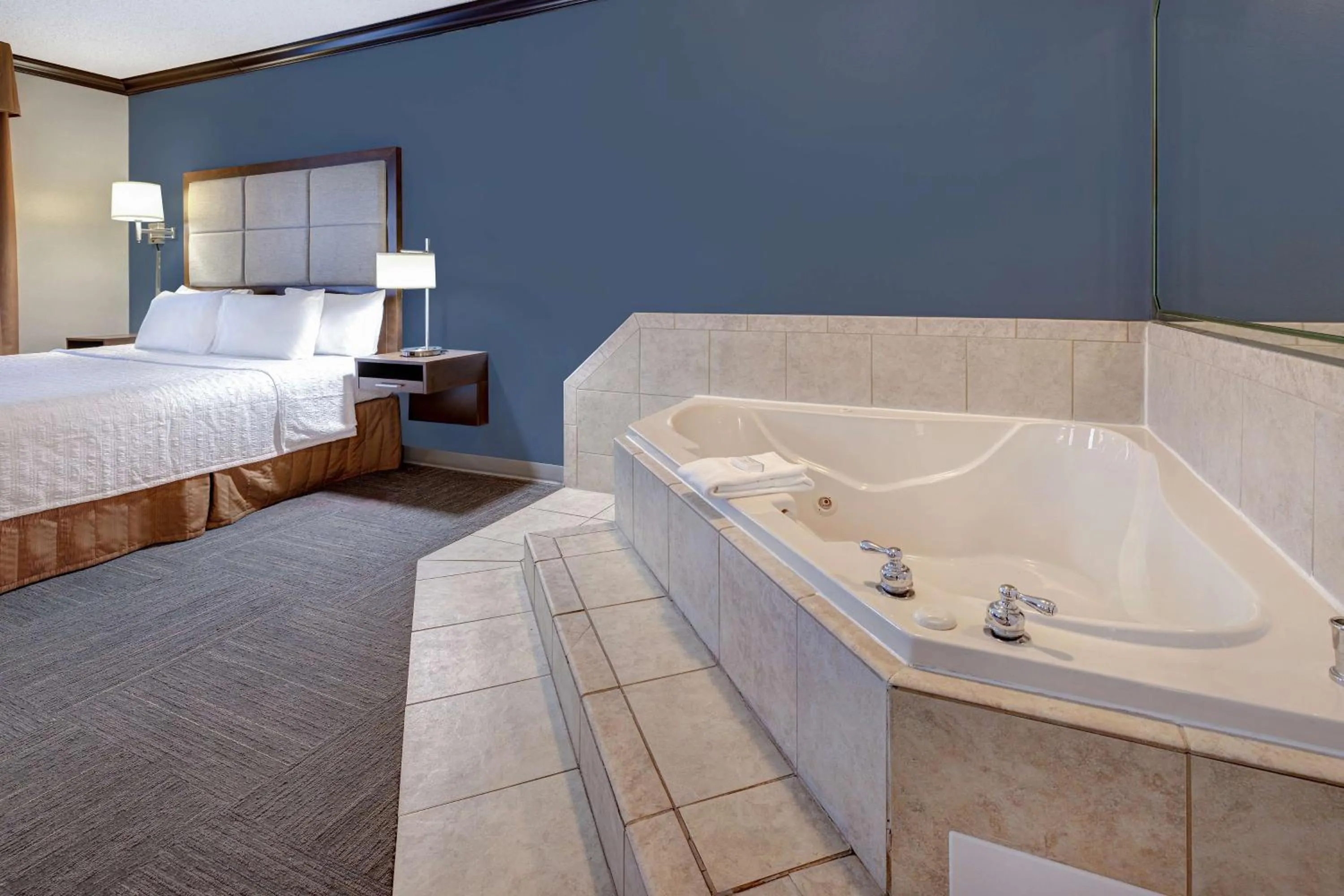 Bed in Hampton Inn Victoria