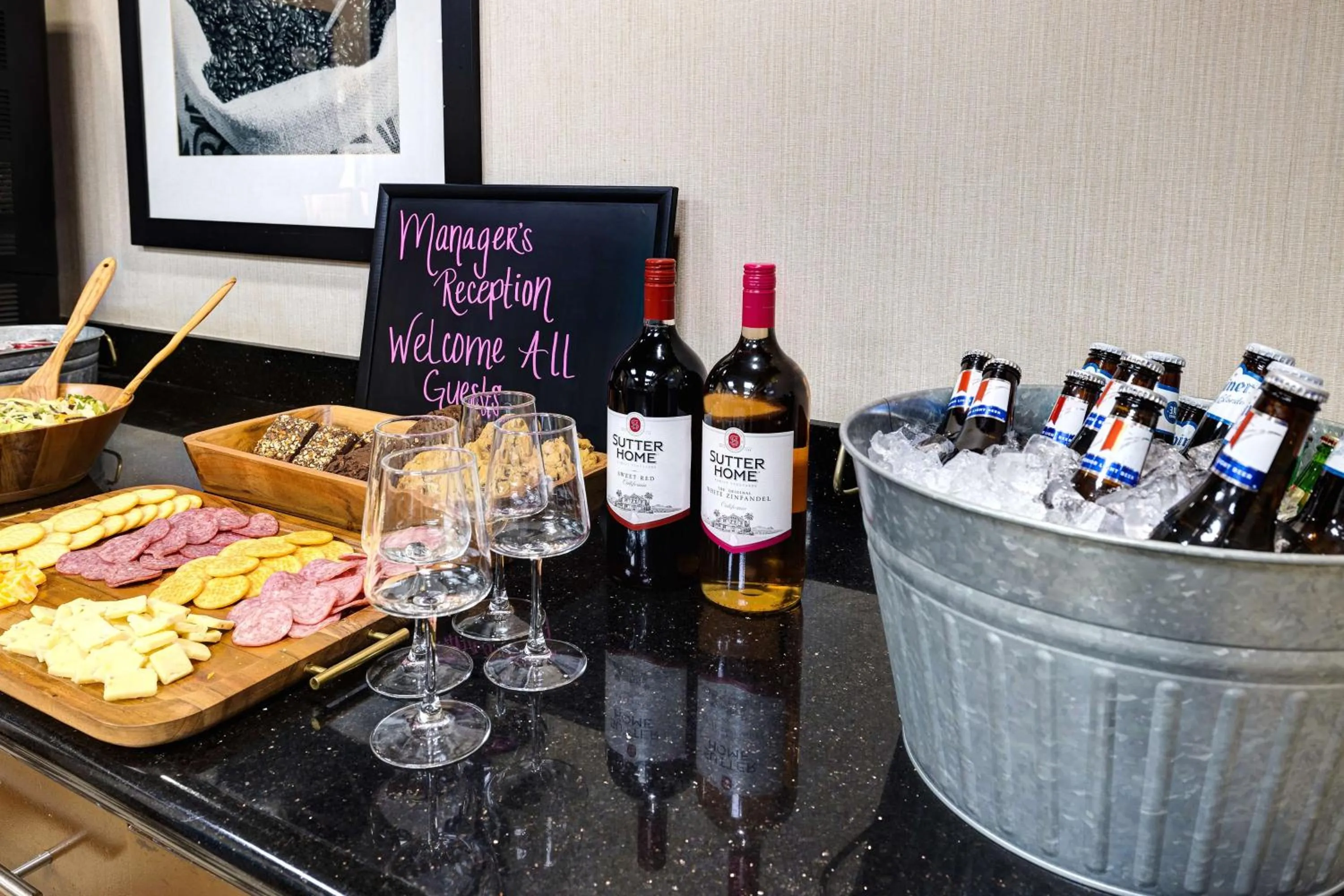 Dining area in Hampton Inn Victoria