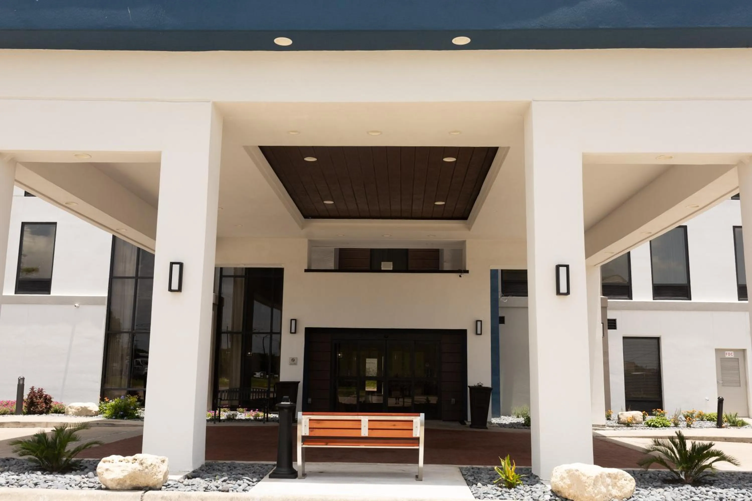 Property building in Hampton Inn Victoria