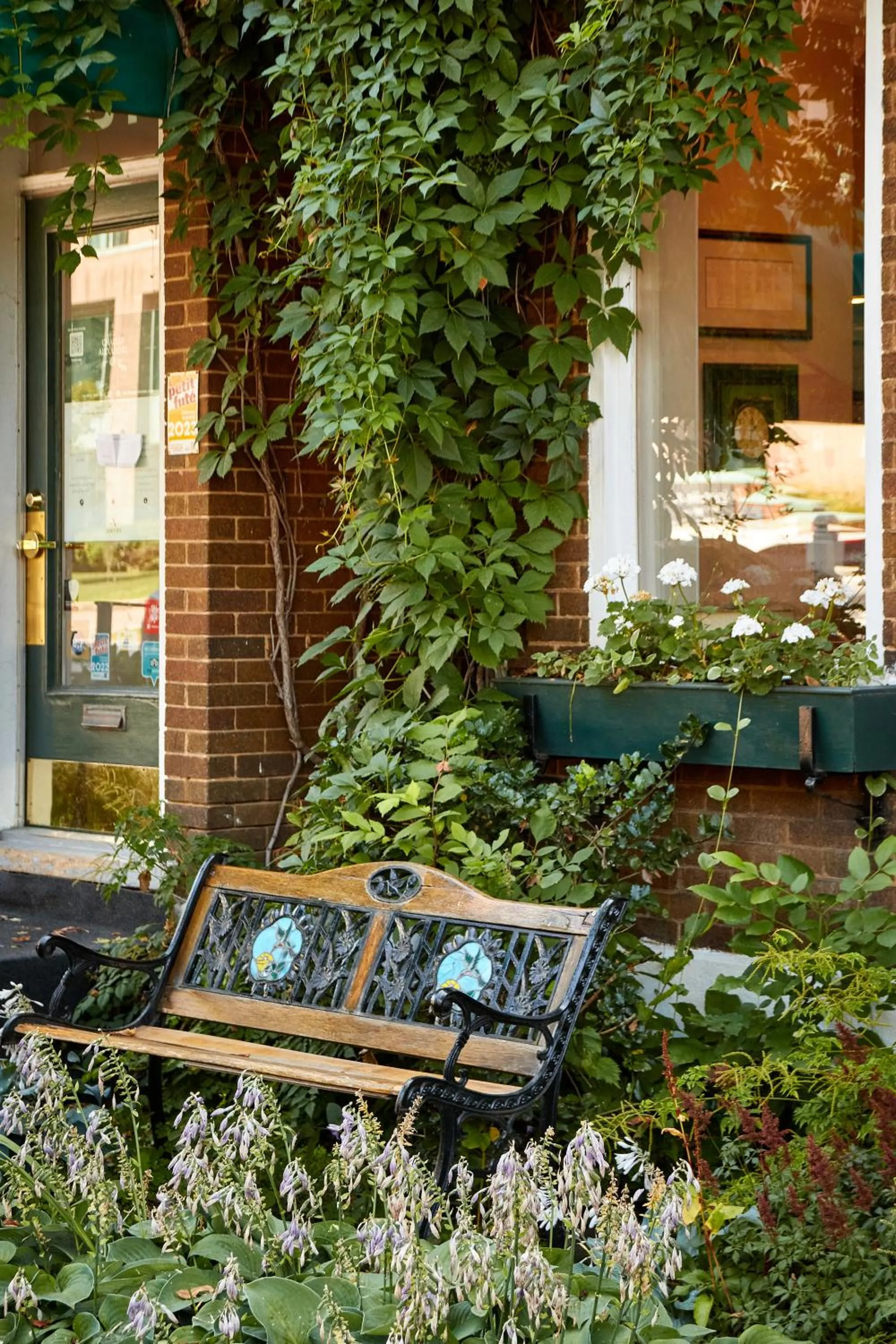 Facade/entrance in Hotel Charles-Alexandre - Par Aneyro