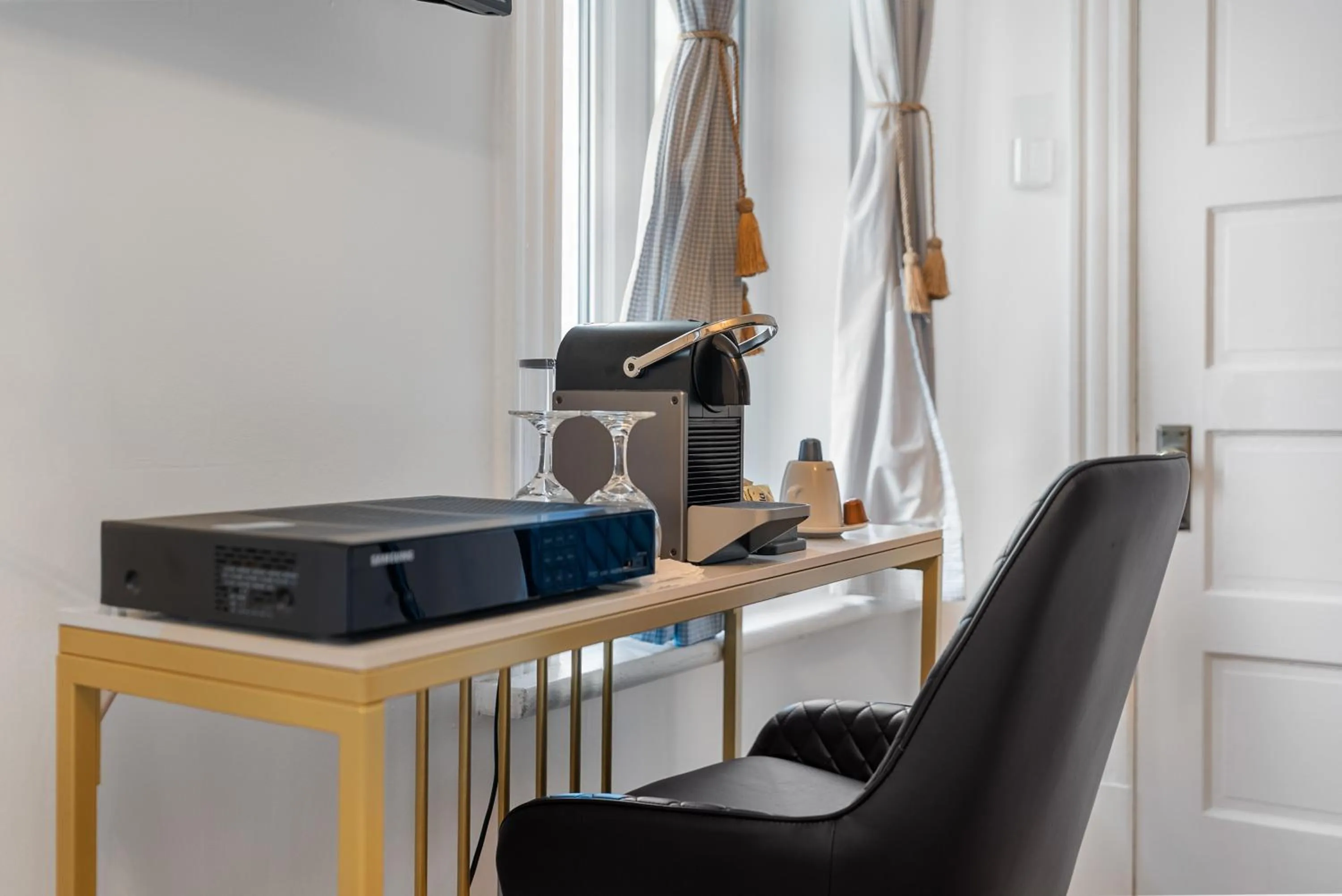 Food and drinks in Hotel Charles-Alexandre - Par Aneyro