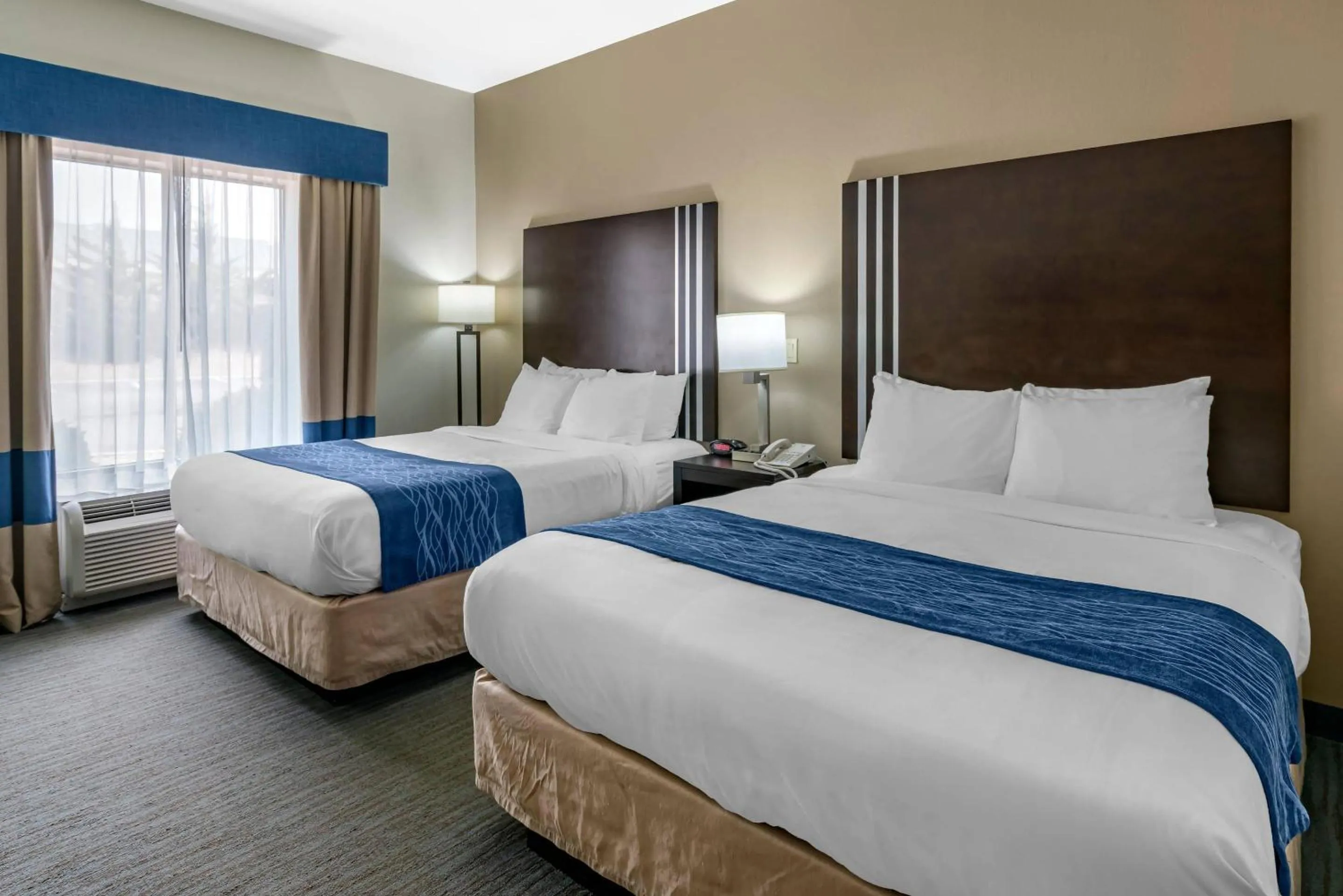 Bedroom, Bed in Comfort Inn Sullivan